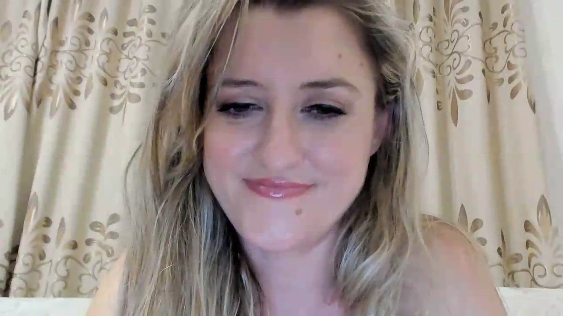 Gallery image thumbnail from BestDream's myfreecams stream on, 08/27/2026, 22:25 image 14 of 20