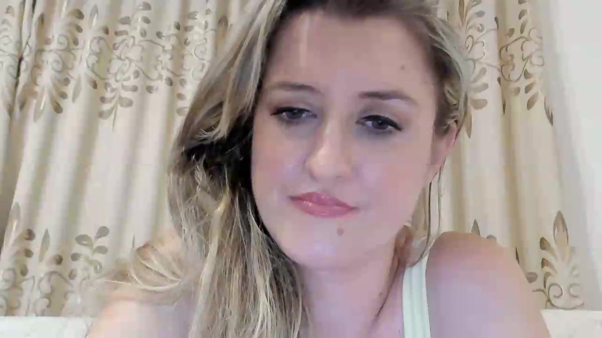 Gallery image thumbnail from BestDream's myfreecams stream on, 08/27/2026, 22:25 image 5 of 20