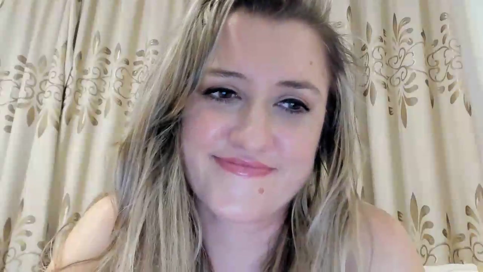 Gallery image thumbnail from BestDream's myfreecams stream on, 08/27/2026, 23:37 image 9 of 20