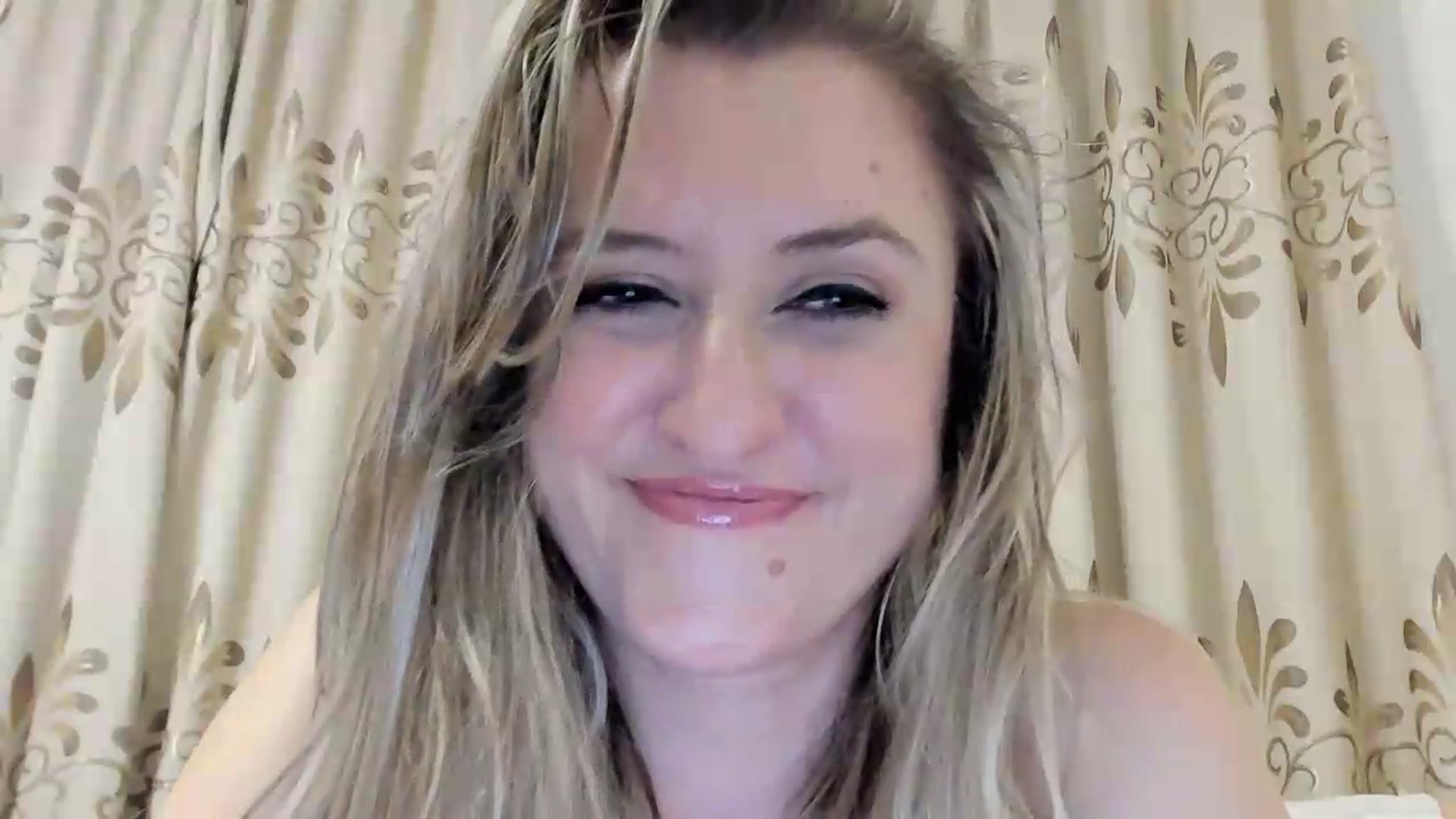 Gallery image thumbnail from BestDream's myfreecams stream on, 08/27/2026, 23:37 image 6 of 20
