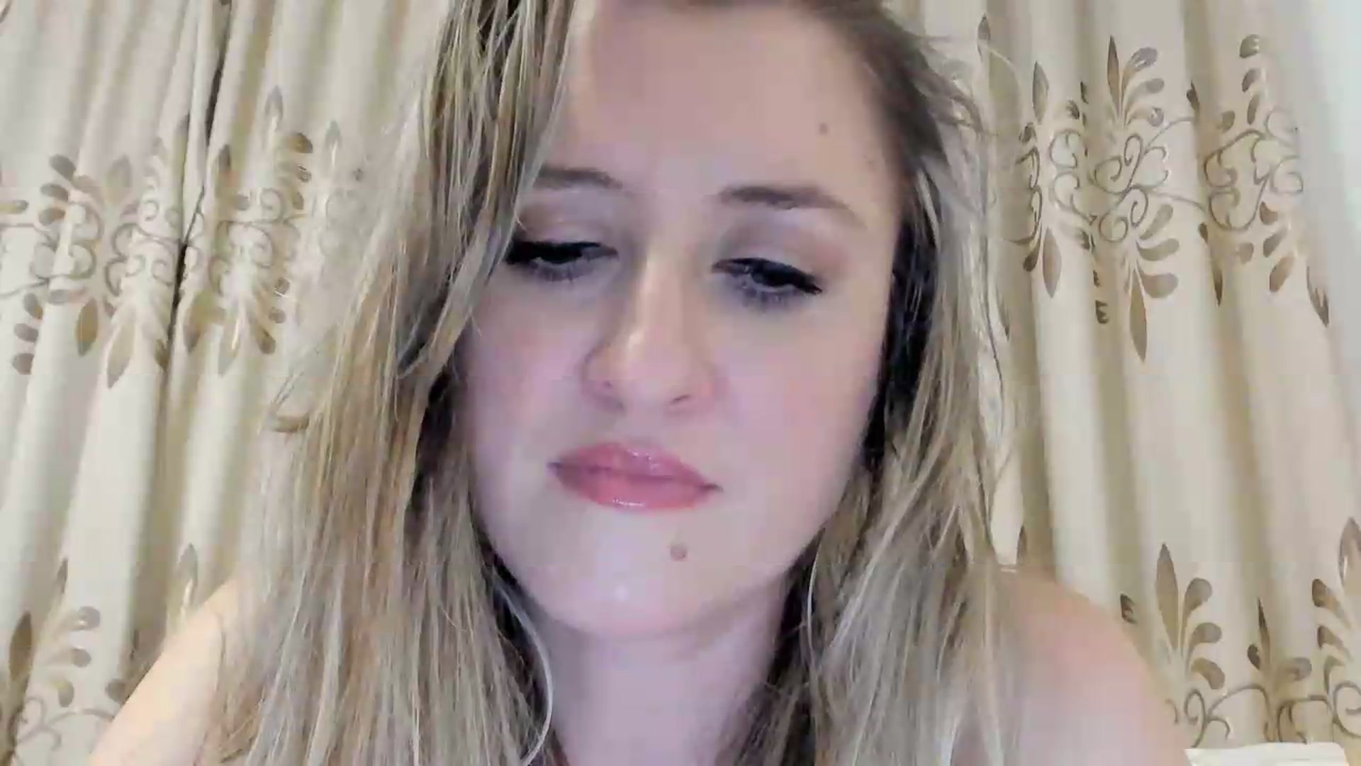 Gallery image thumbnail from BestDream's myfreecams stream on, 08/27/2026, 23:37 image 12 of 20