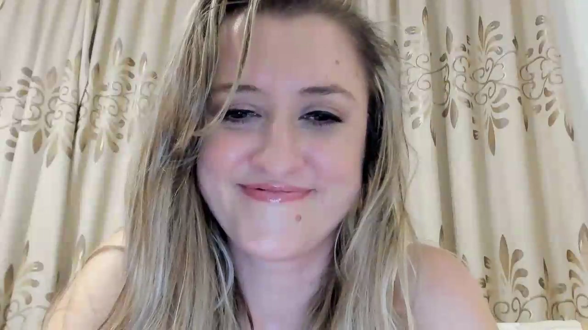 Gallery image thumbnail from BestDream's myfreecams stream on, 08/27/2026, 23:37 image 7 of 20