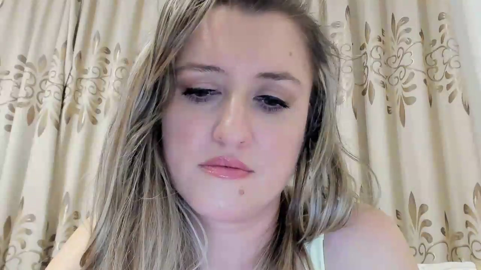 Gallery image thumbnail from BestDream's myfreecams stream on, 08/27/2026, 23:37 image 15 of 20