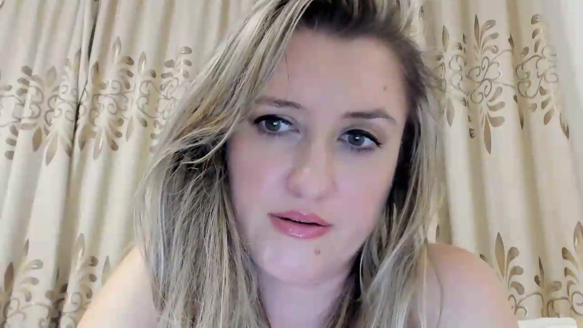 Gallery image thumbnail from BestDream's myfreecams stream on, 08/27/2026, 23:37 image 4 of 20