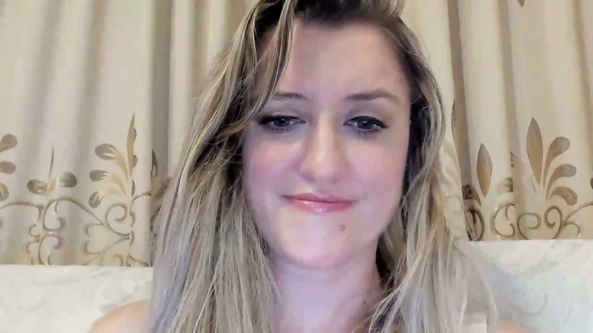 Gallery image thumbnail from BestDream's myfreecams stream on, 08/28/2026, 24:02 image 17 of 20
