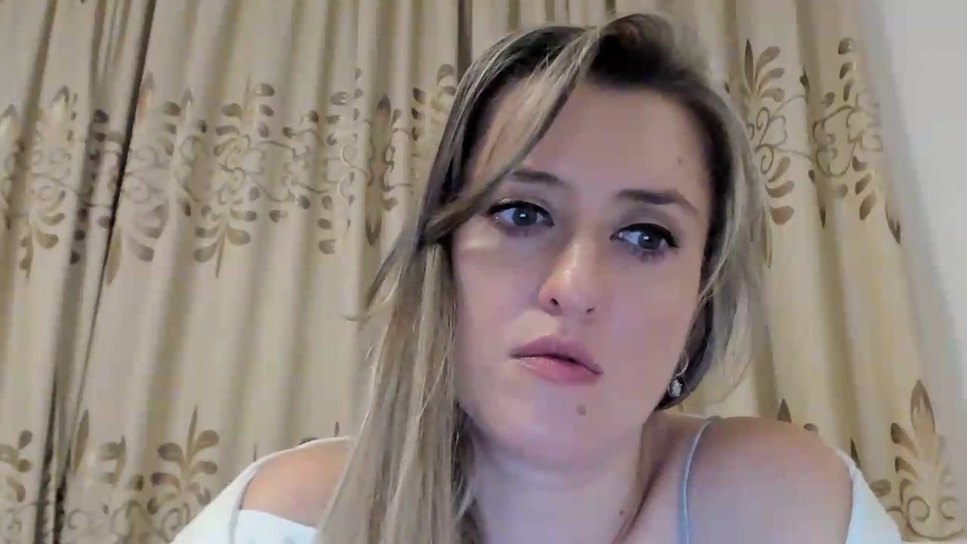 Gallery image thumbnail from BestDream's myfreecams stream on, 08/29/2026, 23:53 image 7 of 20