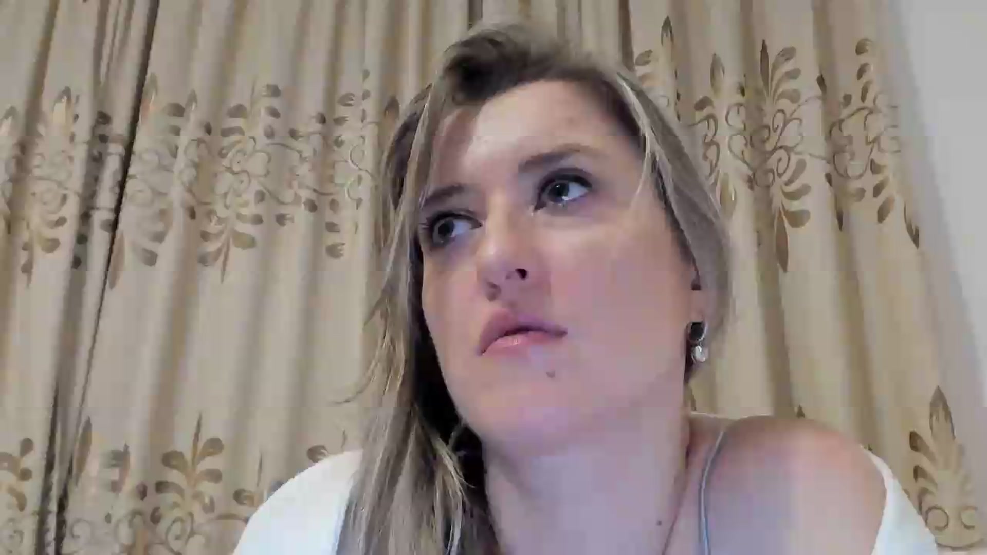 Gallery image thumbnail from BestDream's myfreecams stream on, 08/29/2026, 23:53 image 10 of 20