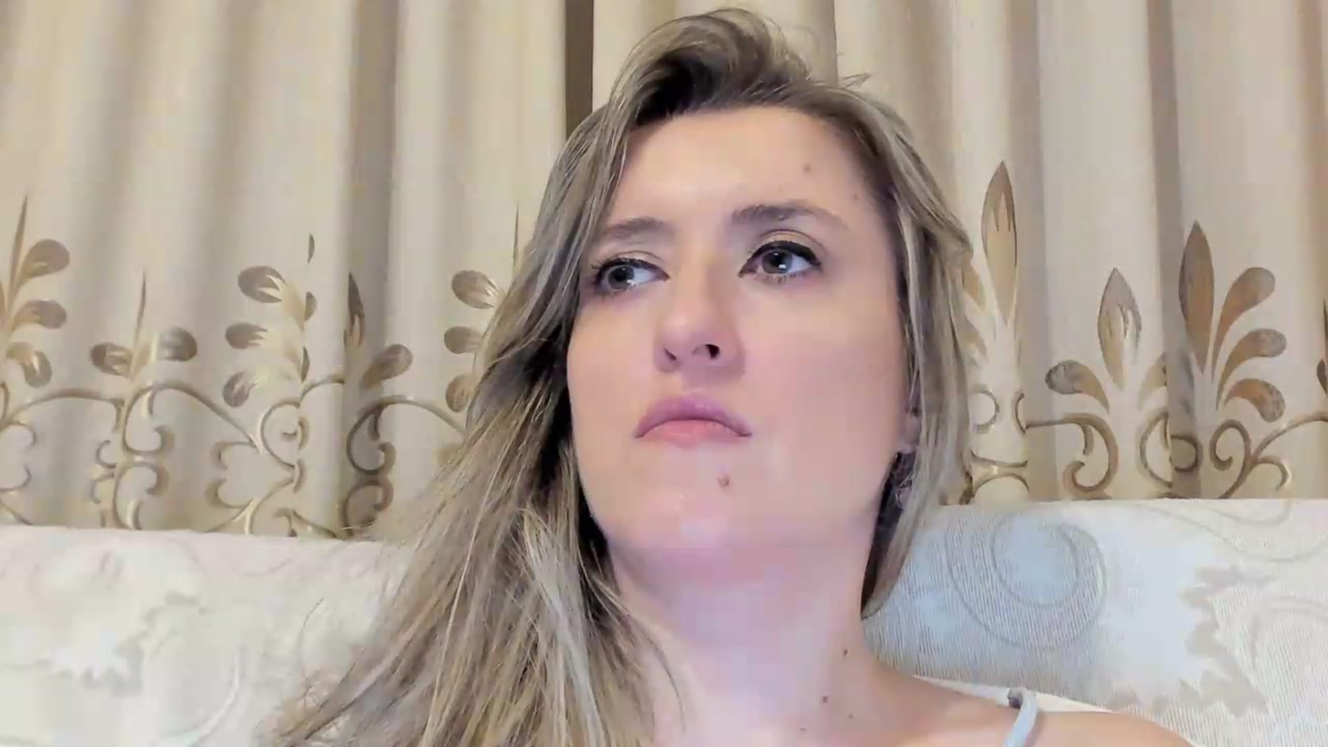 Gallery image thumbnail from BestDream's myfreecams stream on, 08/29/2026, 23:53 image 15 of 20