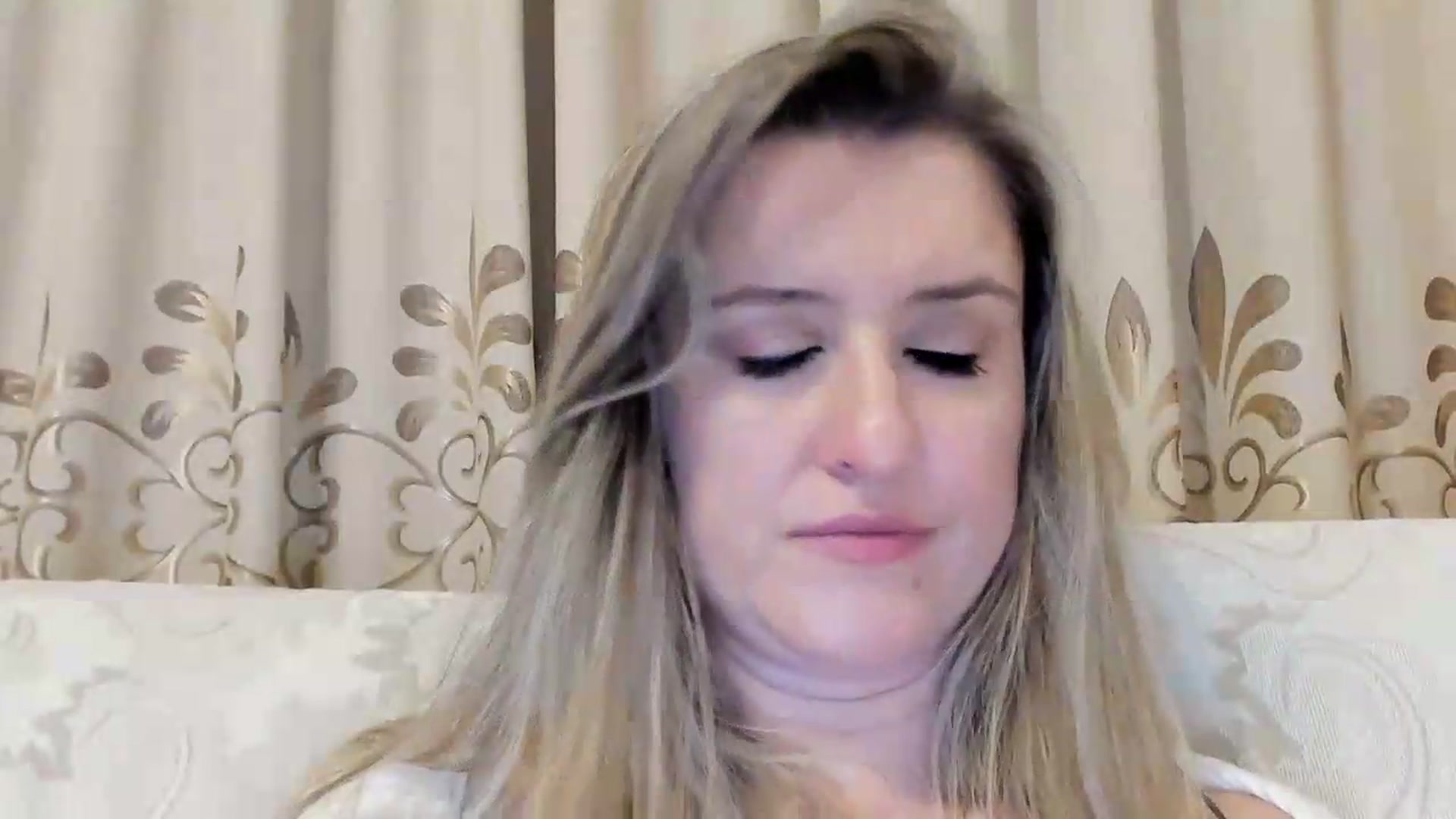 Gallery image thumbnail from BestDream's myfreecams stream on, 08/30/2026, 24:35 image 12 of 20