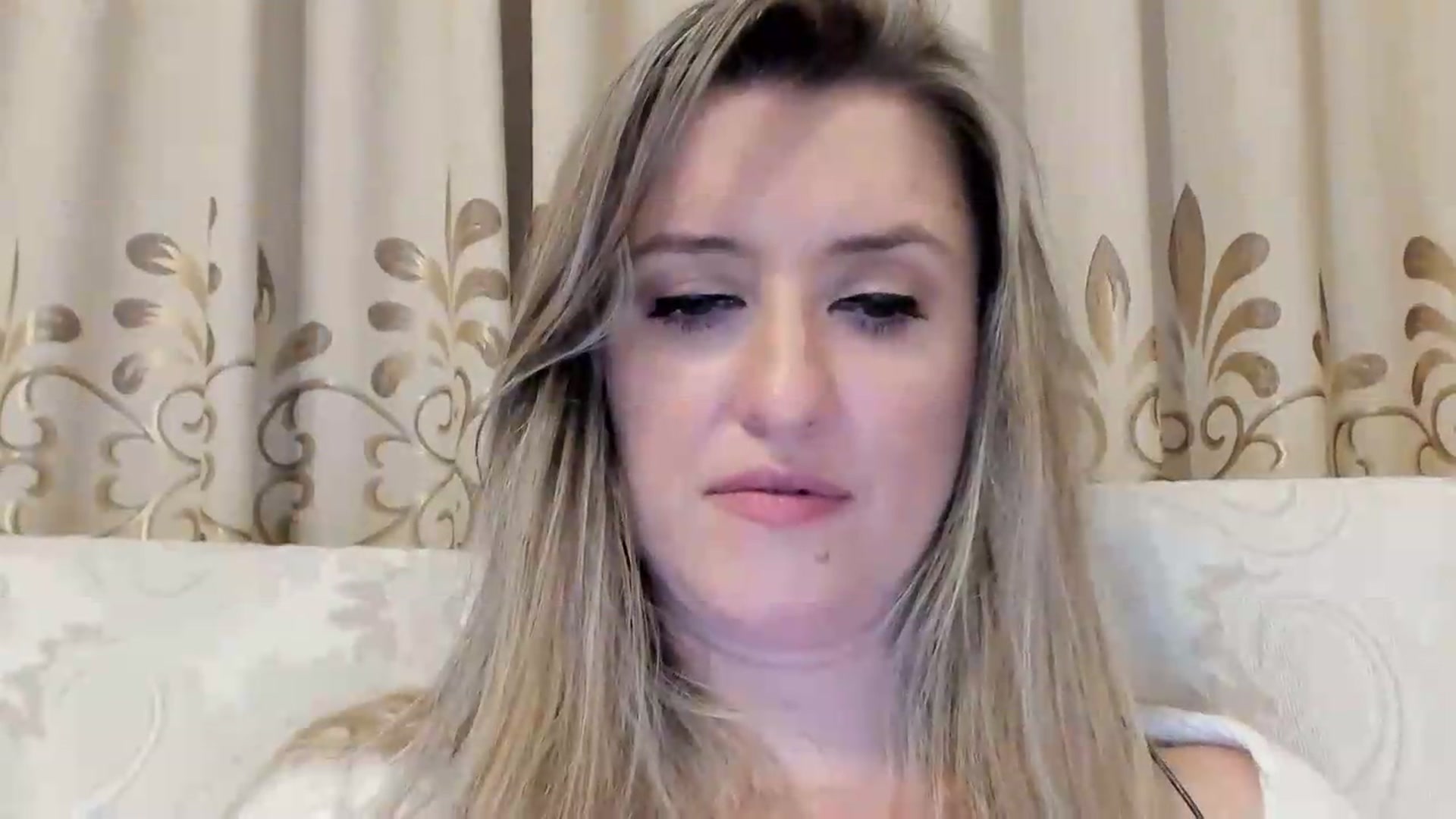 Gallery image thumbnail from BestDream's myfreecams stream on, 08/30/2026, 24:35 image 19 of 20