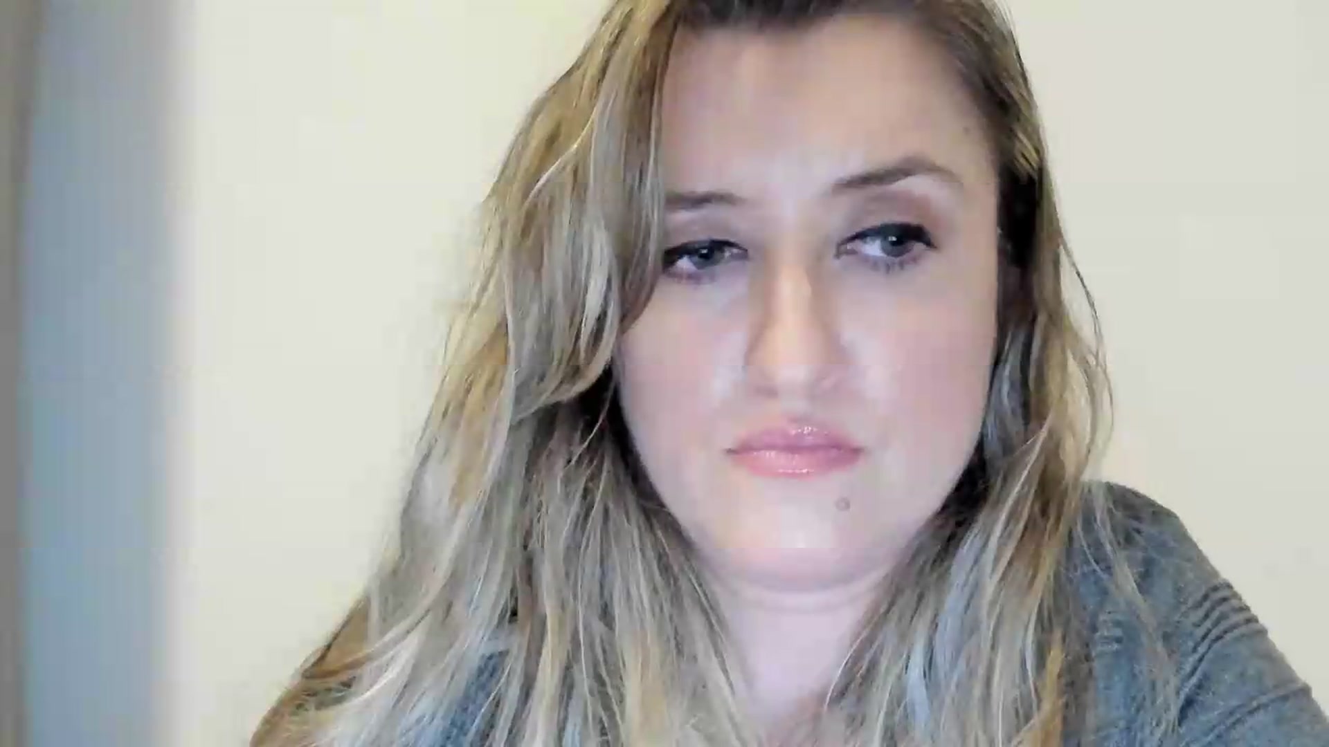 Gallery image thumbnail from BestDream's myfreecams stream on, 08/31/2026, 02:29 image 4 of 20