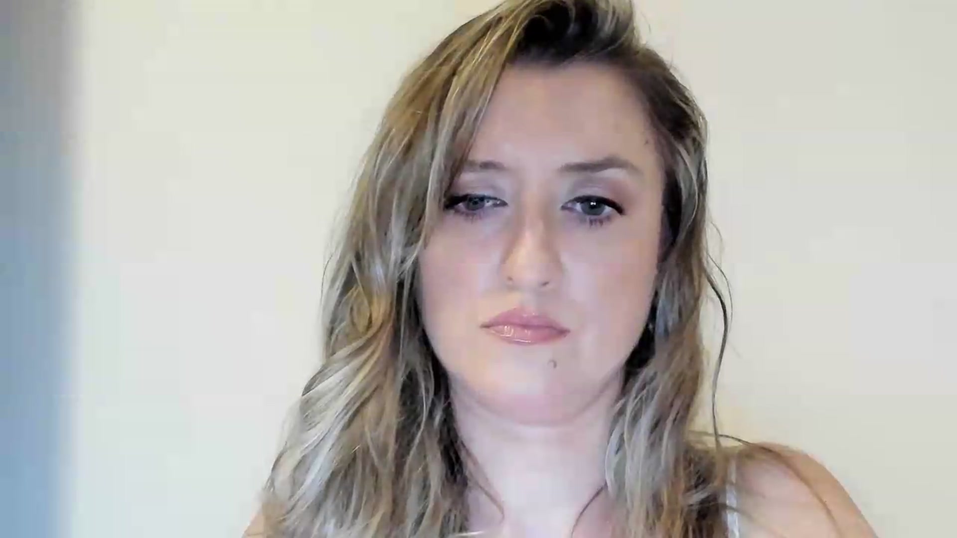 Gallery image thumbnail from BestDream's myfreecams stream on, 08/31/2026, 21:01 image 12 of 20
