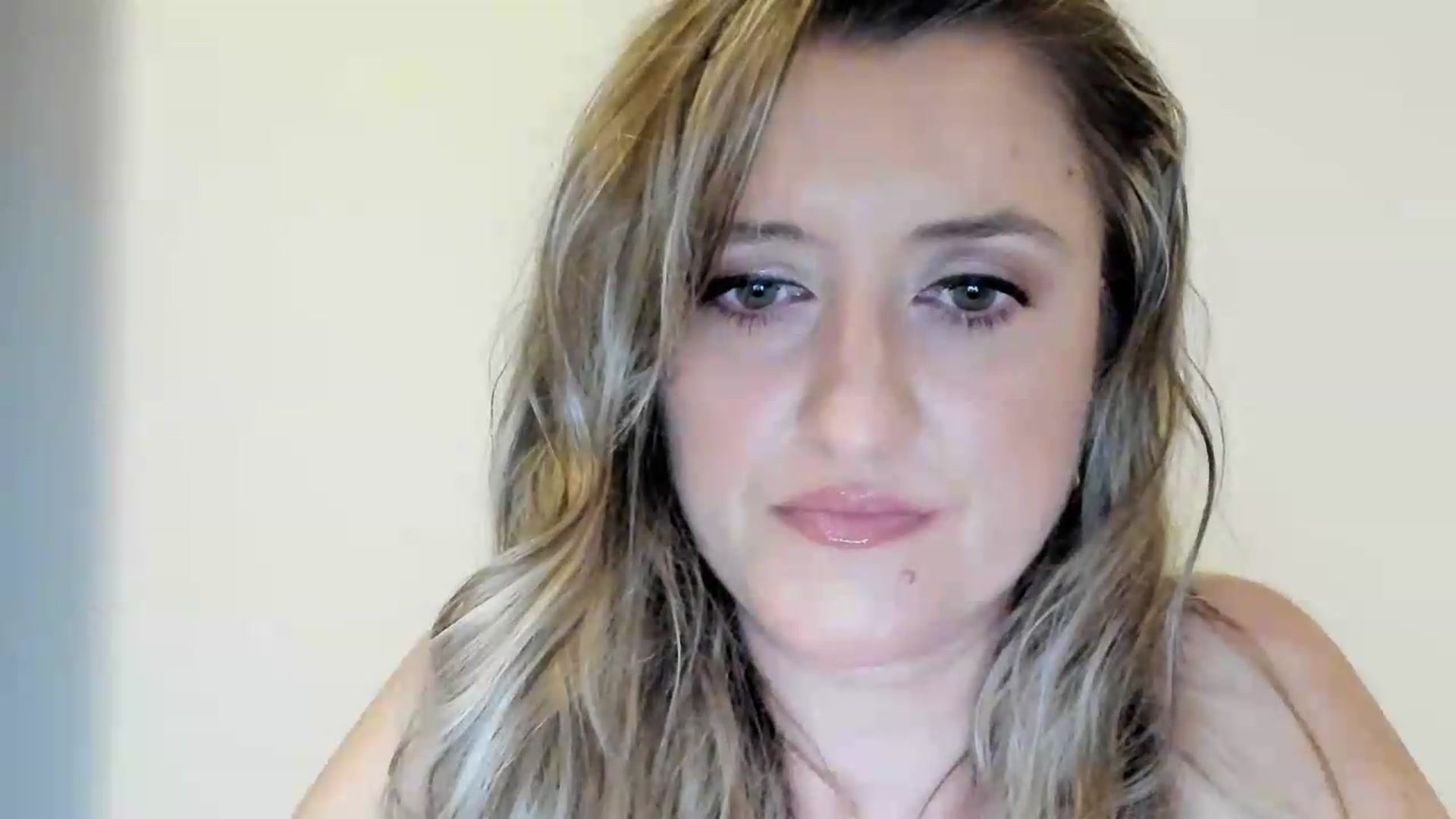Gallery image thumbnail from BestDream's myfreecams stream on, 08/31/2026, 21:01 image 13 of 20
