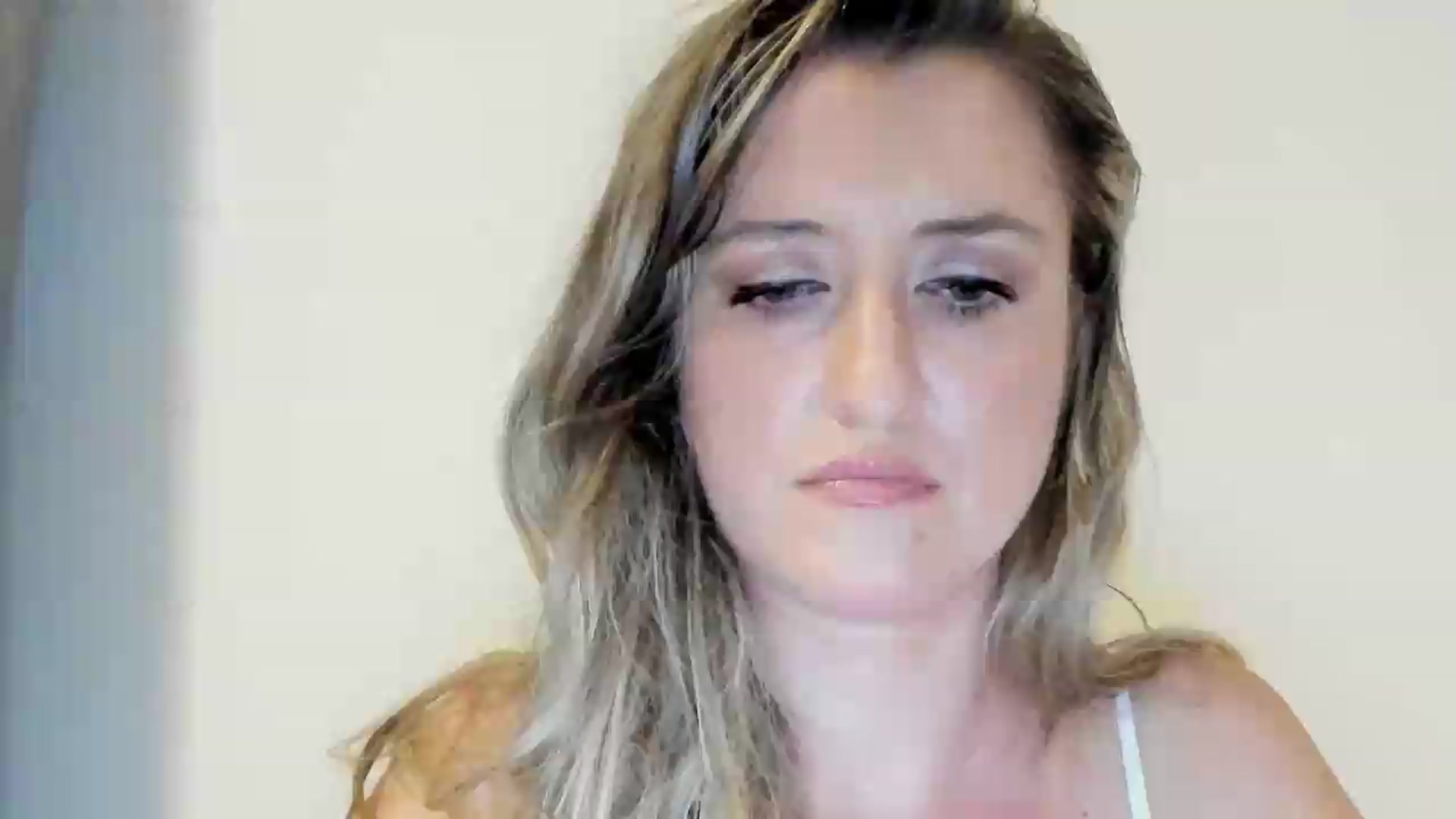 Gallery image thumbnail from BestDream's myfreecams stream on, 08/31/2026, 23:04 image 9 of 20