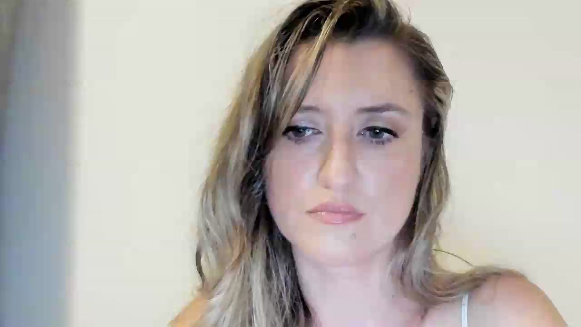 Gallery image thumbnail from BestDream's myfreecams stream on, 08/31/2026, 23:04 image 3 of 20