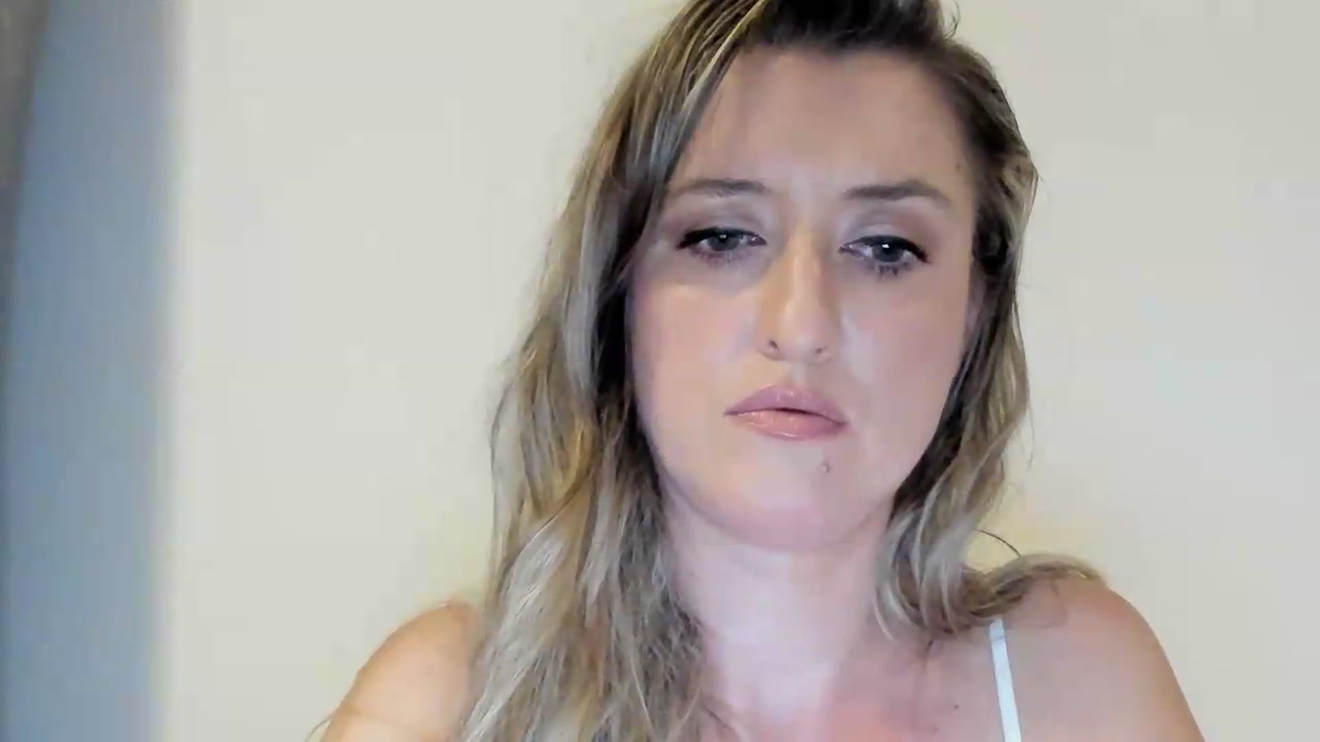 Gallery image thumbnail from BestDream's myfreecams stream on, 08/31/2026, 23:04 image 14 of 20