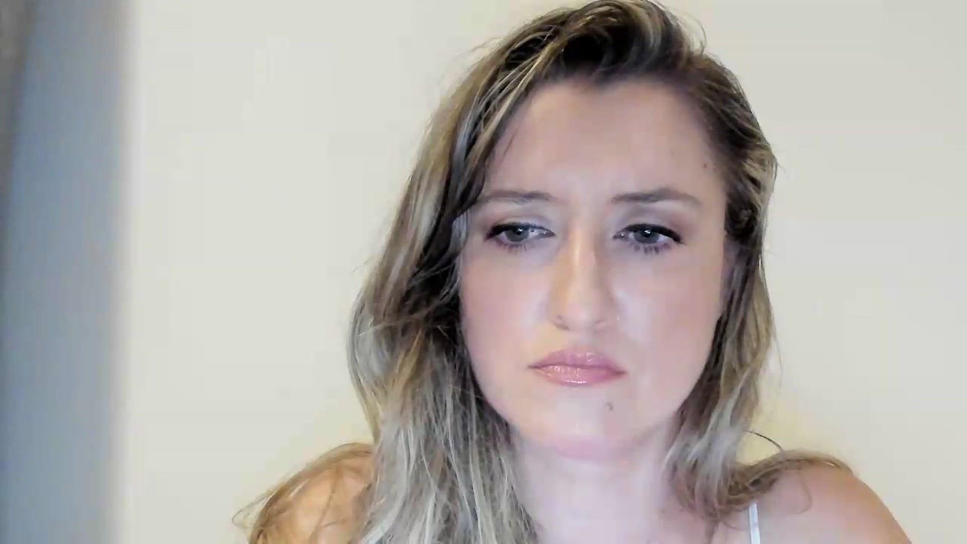 Gallery image thumbnail from BestDream's myfreecams stream on, 08/31/2026, 23:04 image 10 of 20