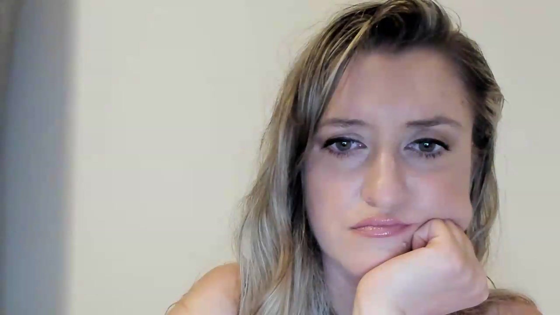 Gallery image thumbnail from BestDream's myfreecams stream on, 08/31/2026, 23:04 image 20 of 20