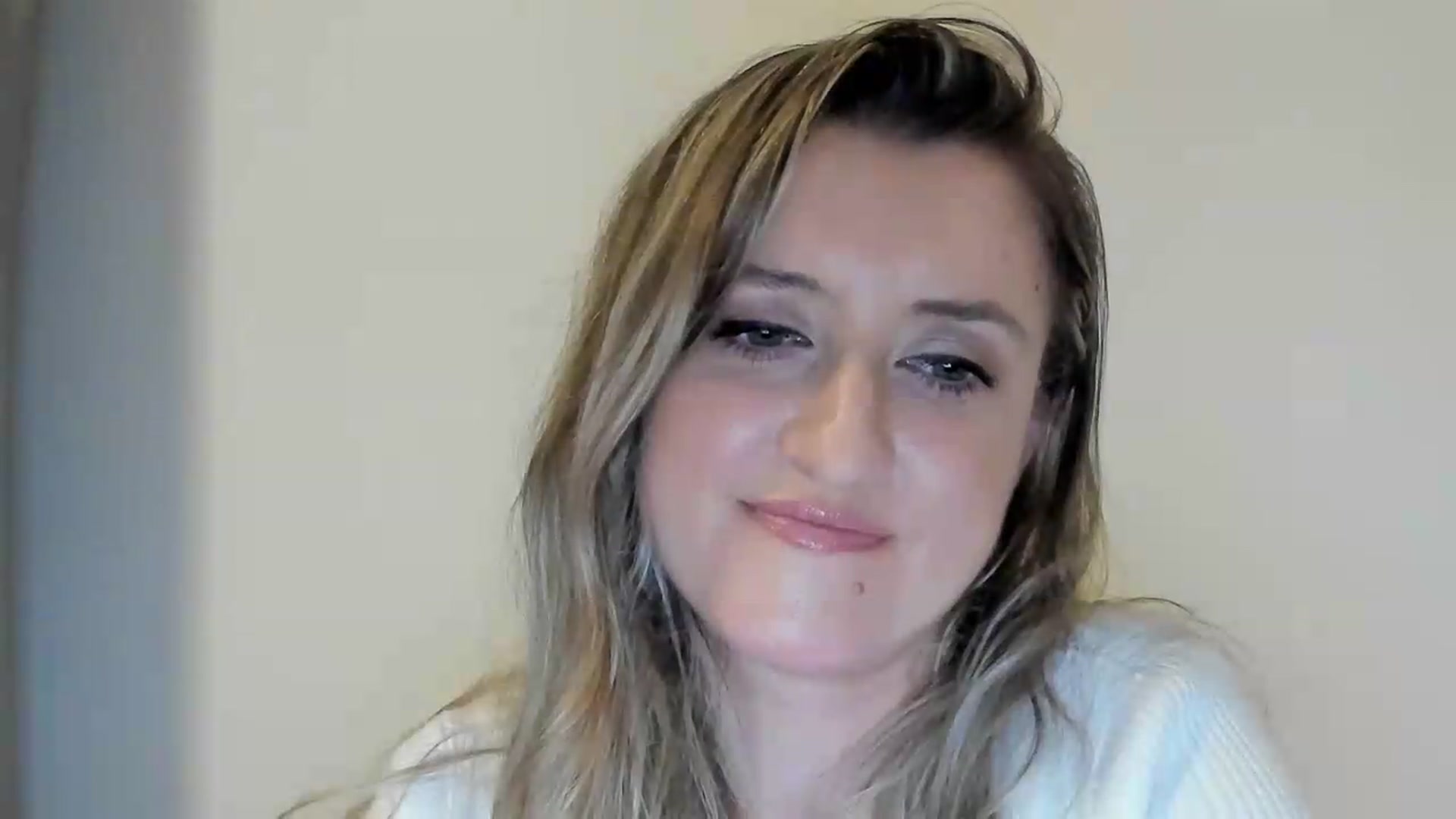 Gallery image thumbnail from BestDream's myfreecams stream on, 09/01/2026, 01:20 image 12 of 20