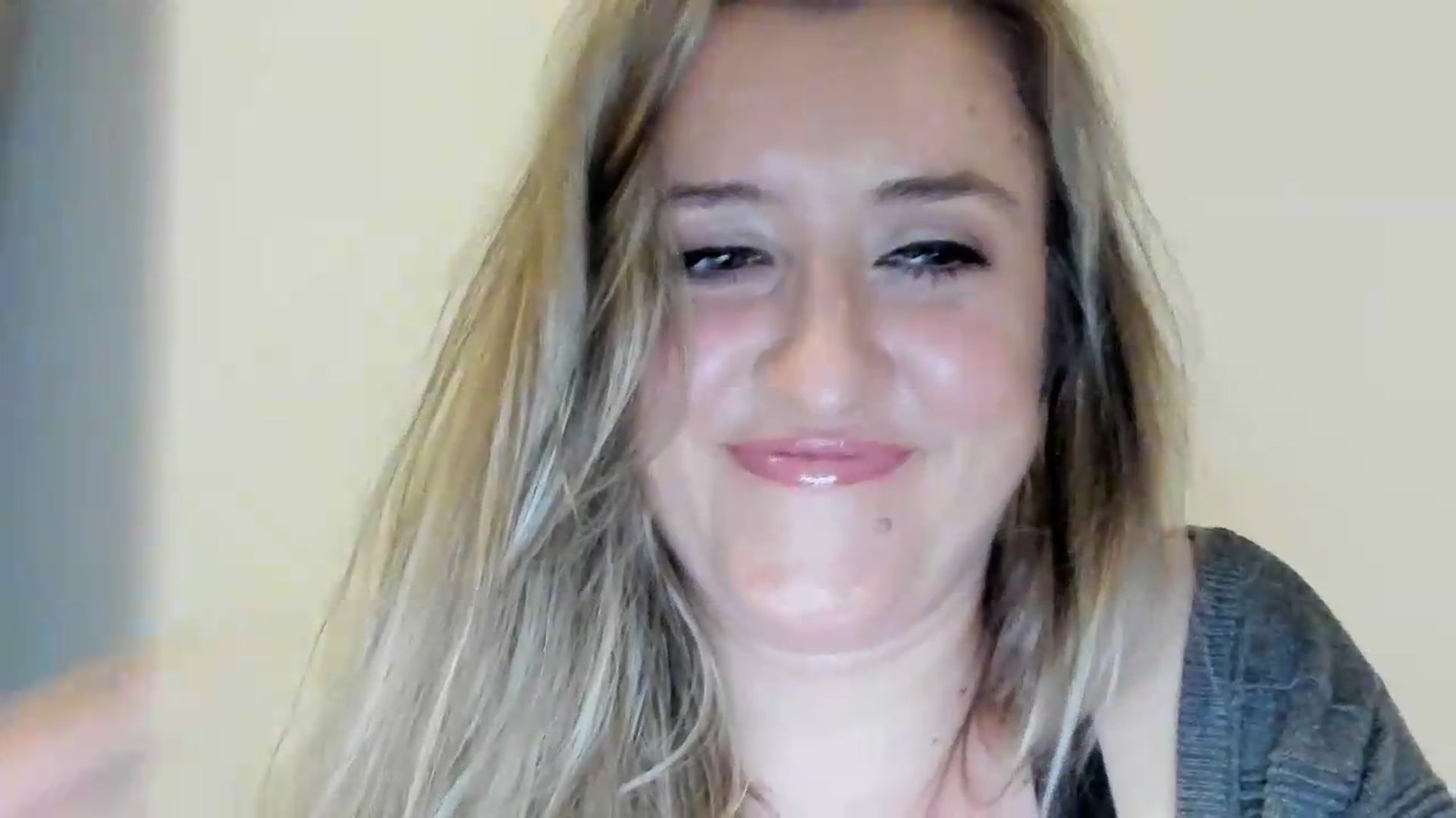 Gallery image thumbnail from BestDream's myfreecams stream on, 09/01/2026, 22:05 image 18 of 20