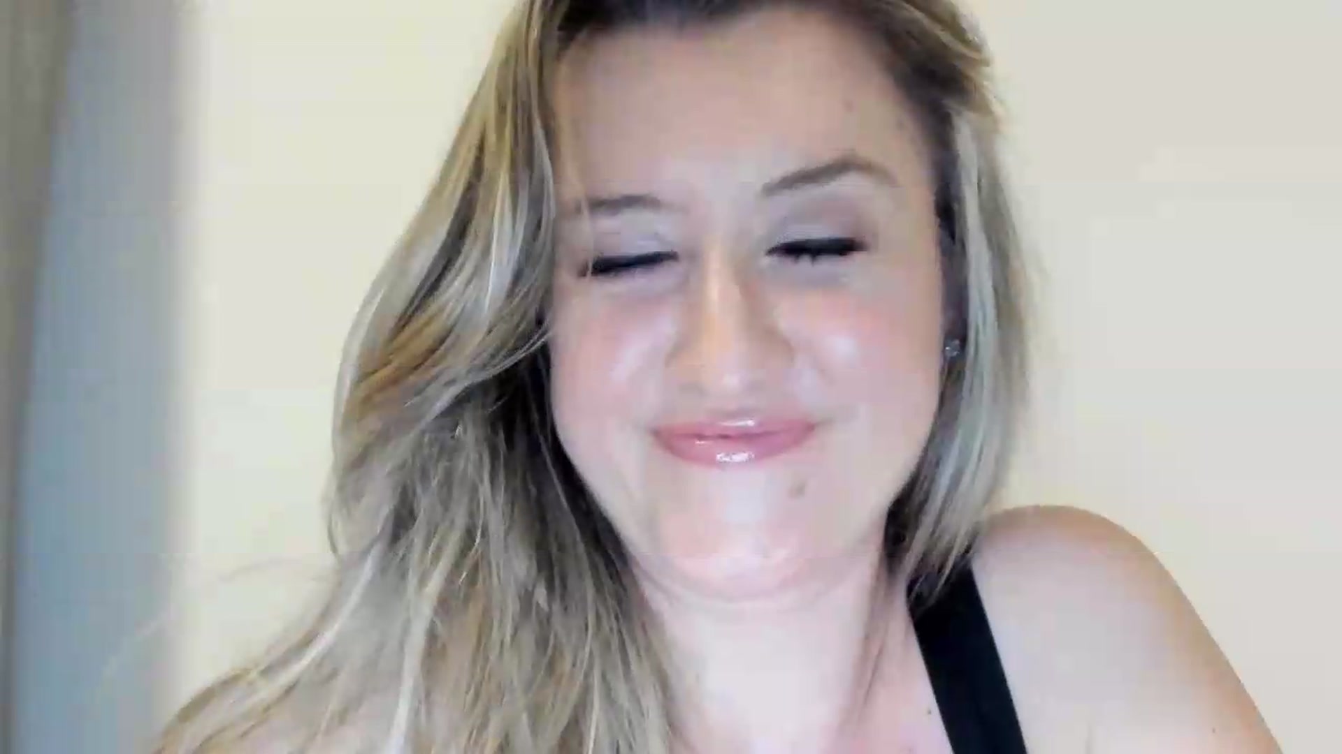 Gallery image thumbnail from BestDream's myfreecams stream on, 09/01/2026, 22:56 image 18 of 20