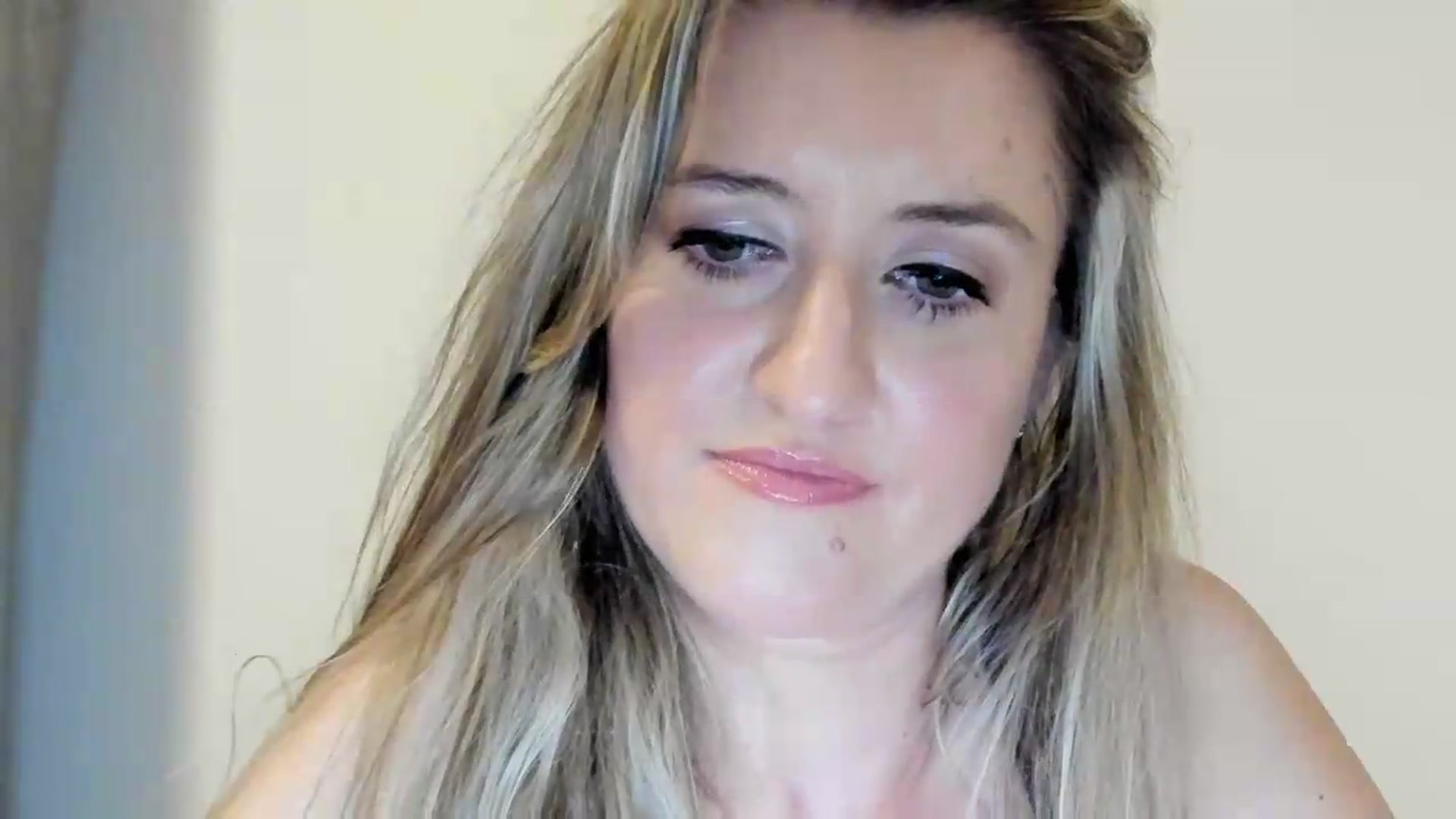 Gallery image thumbnail from BestDream's myfreecams stream on, 09/01/2026, 22:56 image 6 of 20