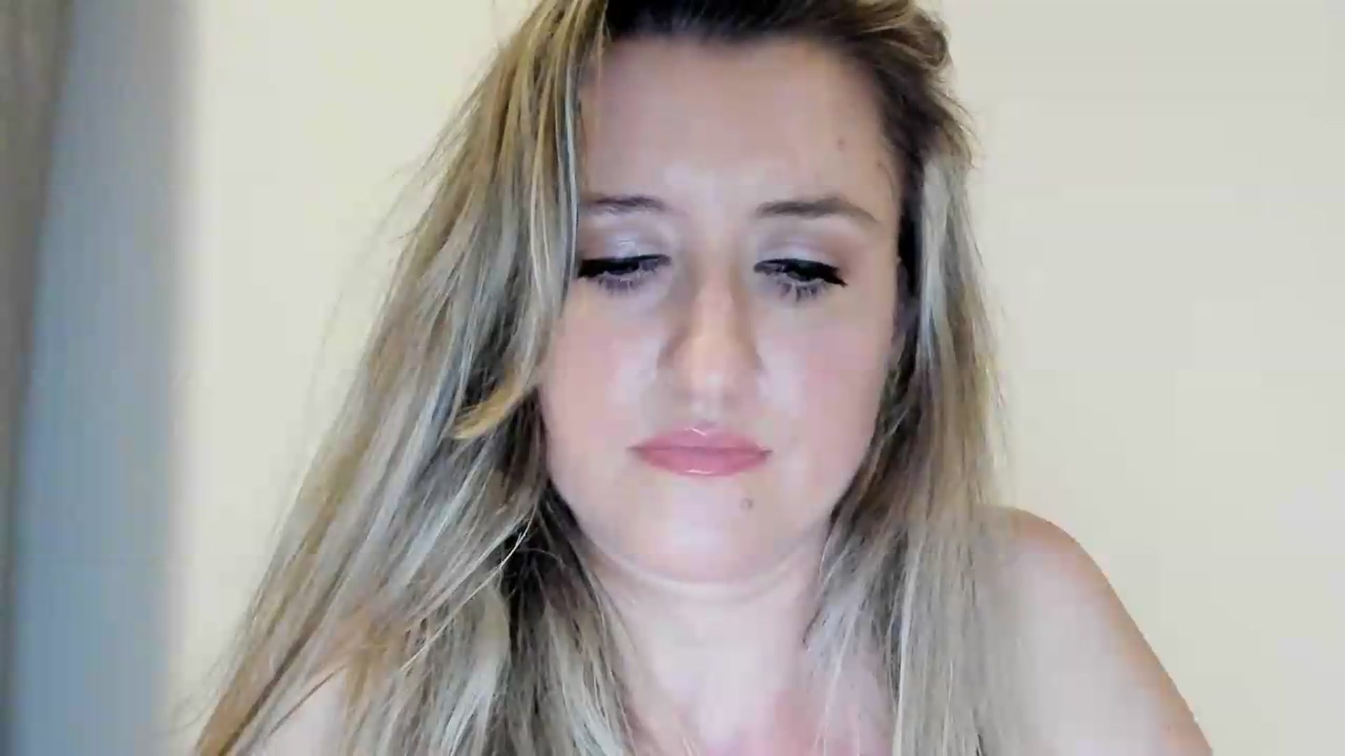 Gallery image thumbnail from BestDream's myfreecams stream on, 09/01/2026, 22:56 image 9 of 20