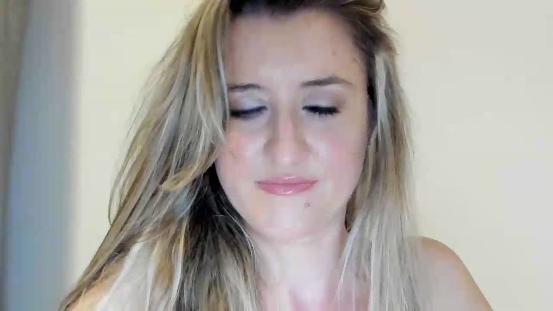 Gallery image thumbnail from BestDream's myfreecams stream on, 09/01/2026, 22:56 image 5 of 20