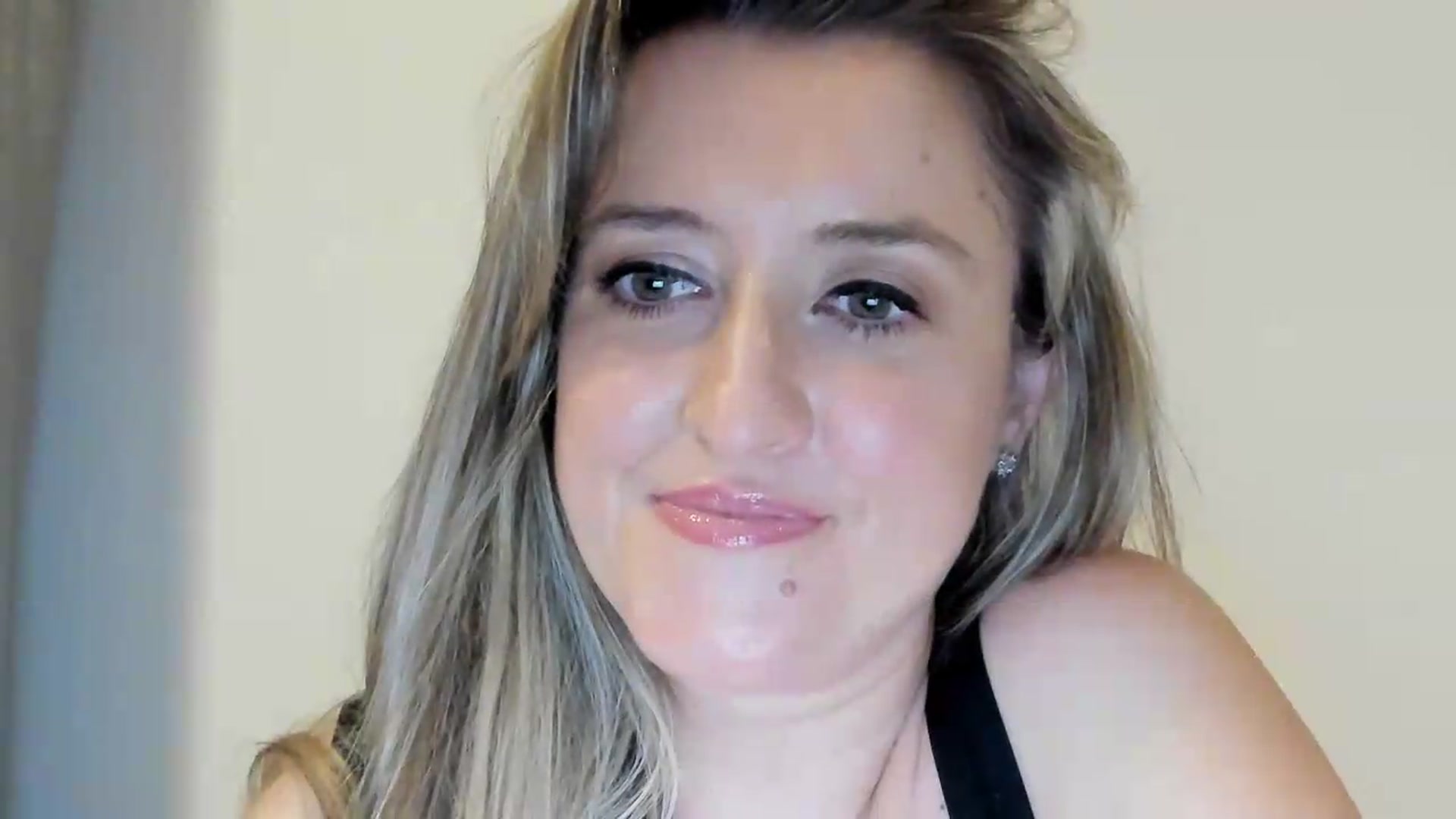 Gallery image thumbnail from BestDream's myfreecams stream on, 09/01/2026, 23:44 image 8 of 20