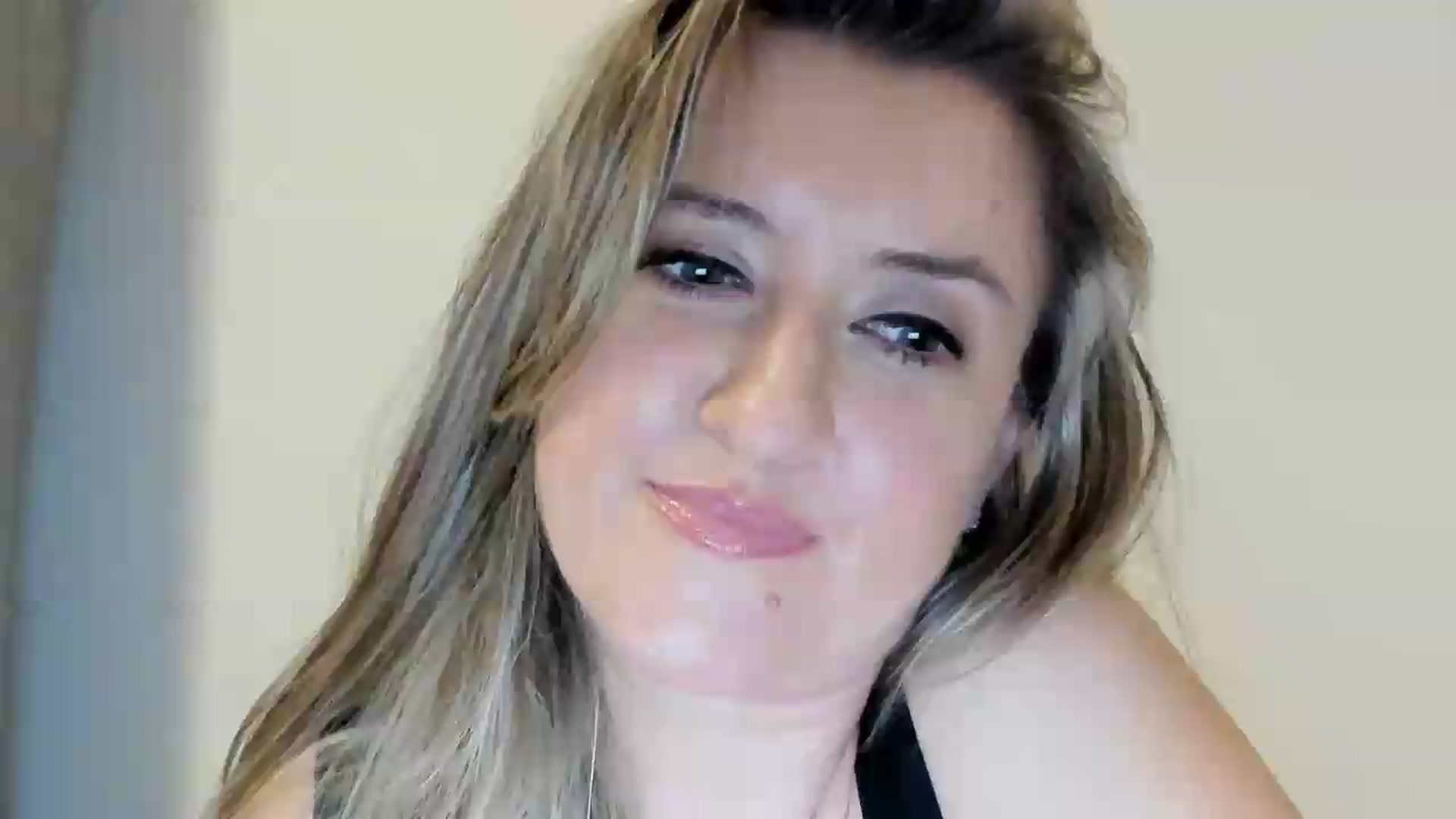Gallery image thumbnail from BestDream's myfreecams stream on, 09/01/2026, 23:44 image 14 of 20