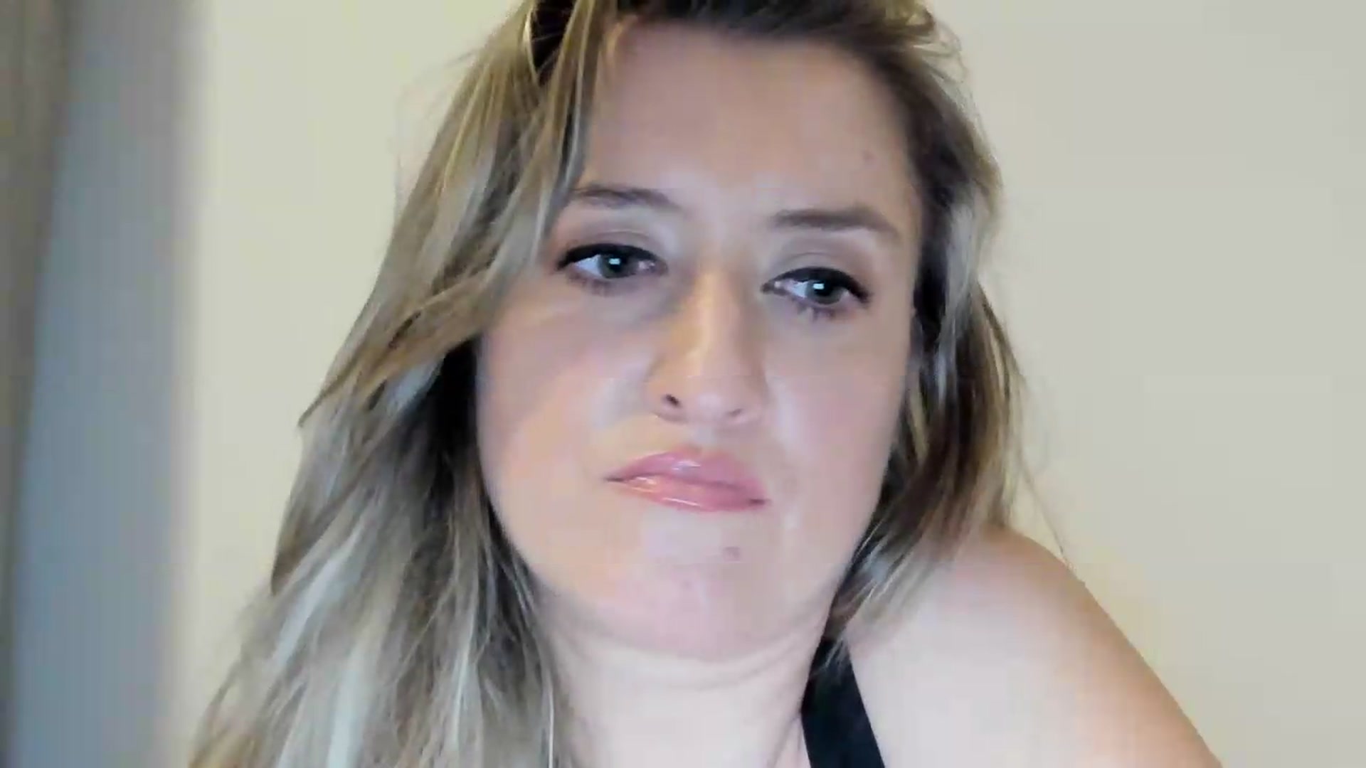 Gallery image thumbnail from BestDream's myfreecams stream on, 09/01/2026, 23:44 image 15 of 20