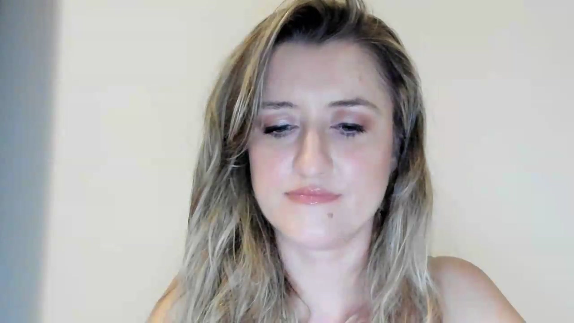 Gallery image thumbnail from BestDream's myfreecams stream on, 09/02/2026, 21:45 image 11 of 20
