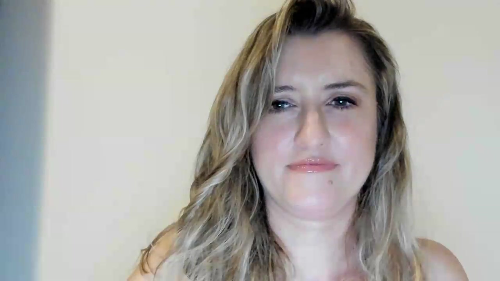Gallery image thumbnail from BestDream's myfreecams stream on, 09/02/2026, 21:45 image 18 of 20