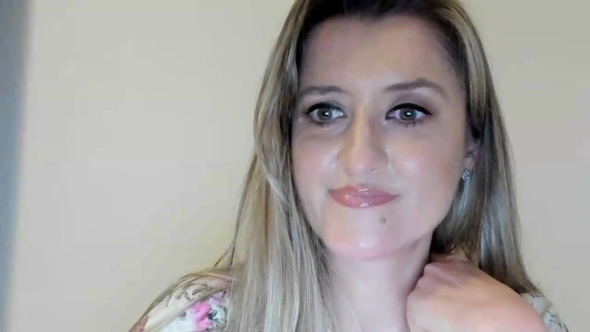 Gallery image thumbnail from BestDream's myfreecams stream on, 09/03/2026, 22:21 image 10 of 20