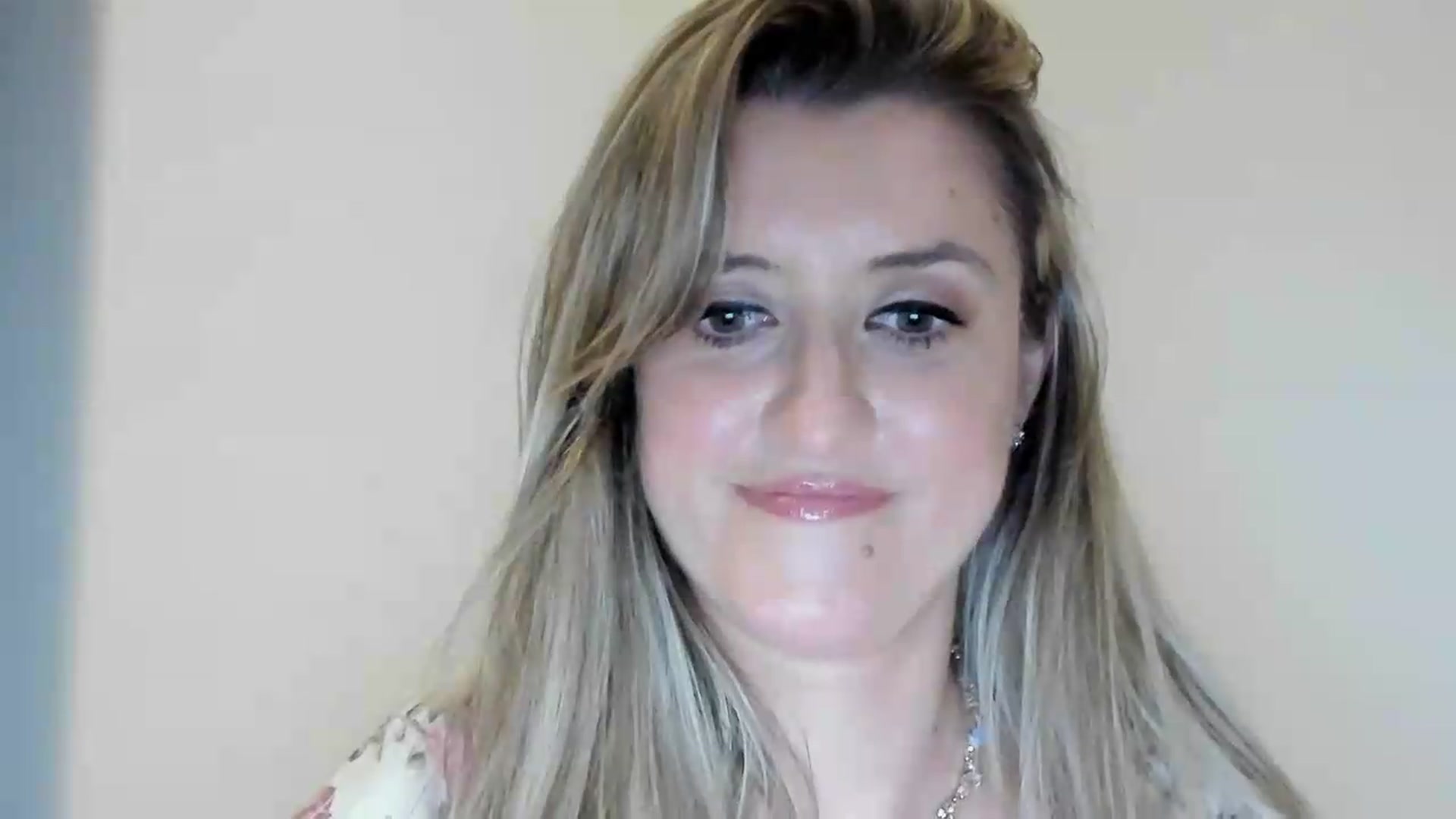Gallery image thumbnail from BestDream's myfreecams stream on, 09/04/2026, 24:13 image 11 of 20