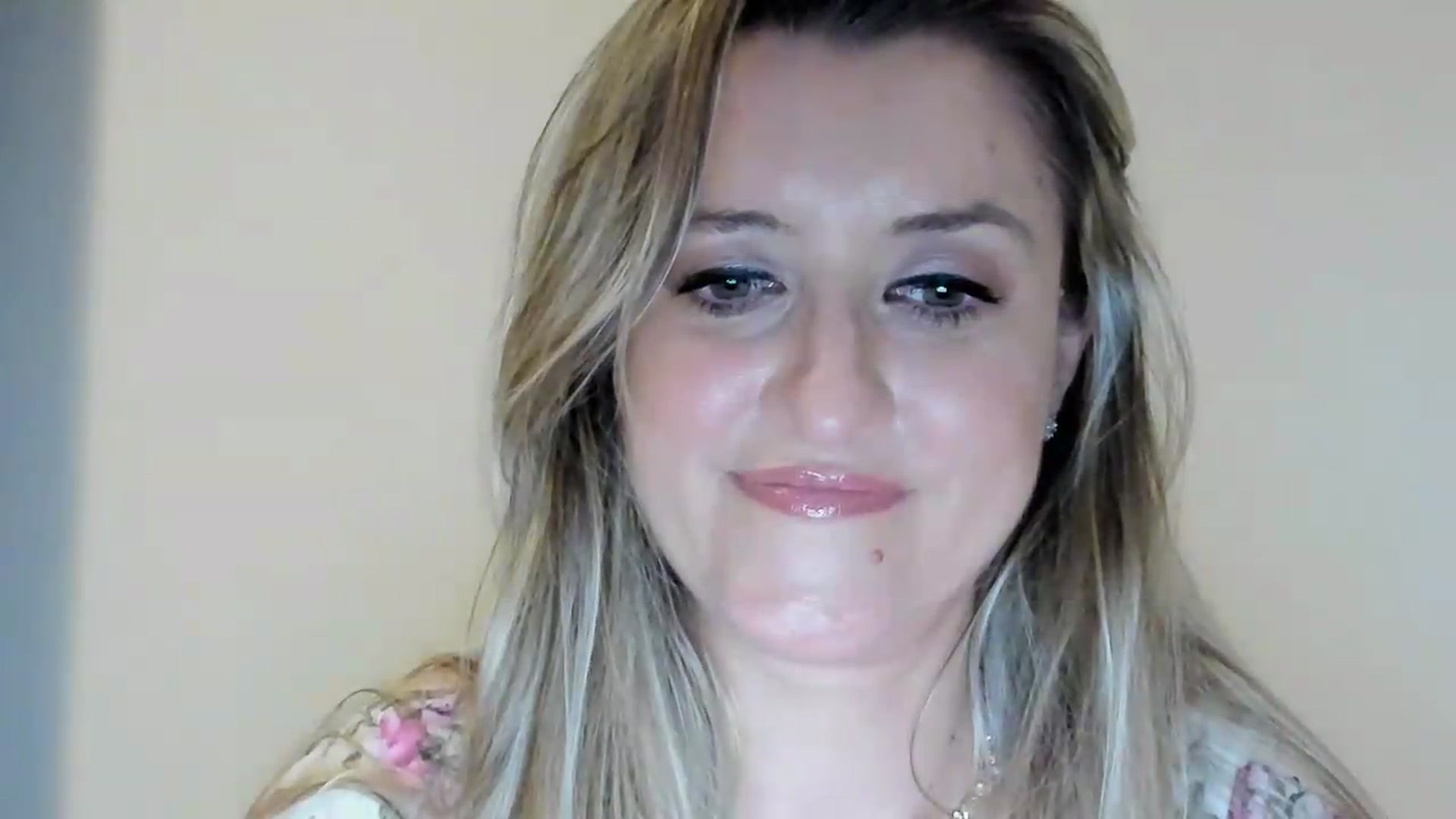 Gallery image thumbnail from BestDream's myfreecams stream on, 09/04/2026, 24:13 image 19 of 20