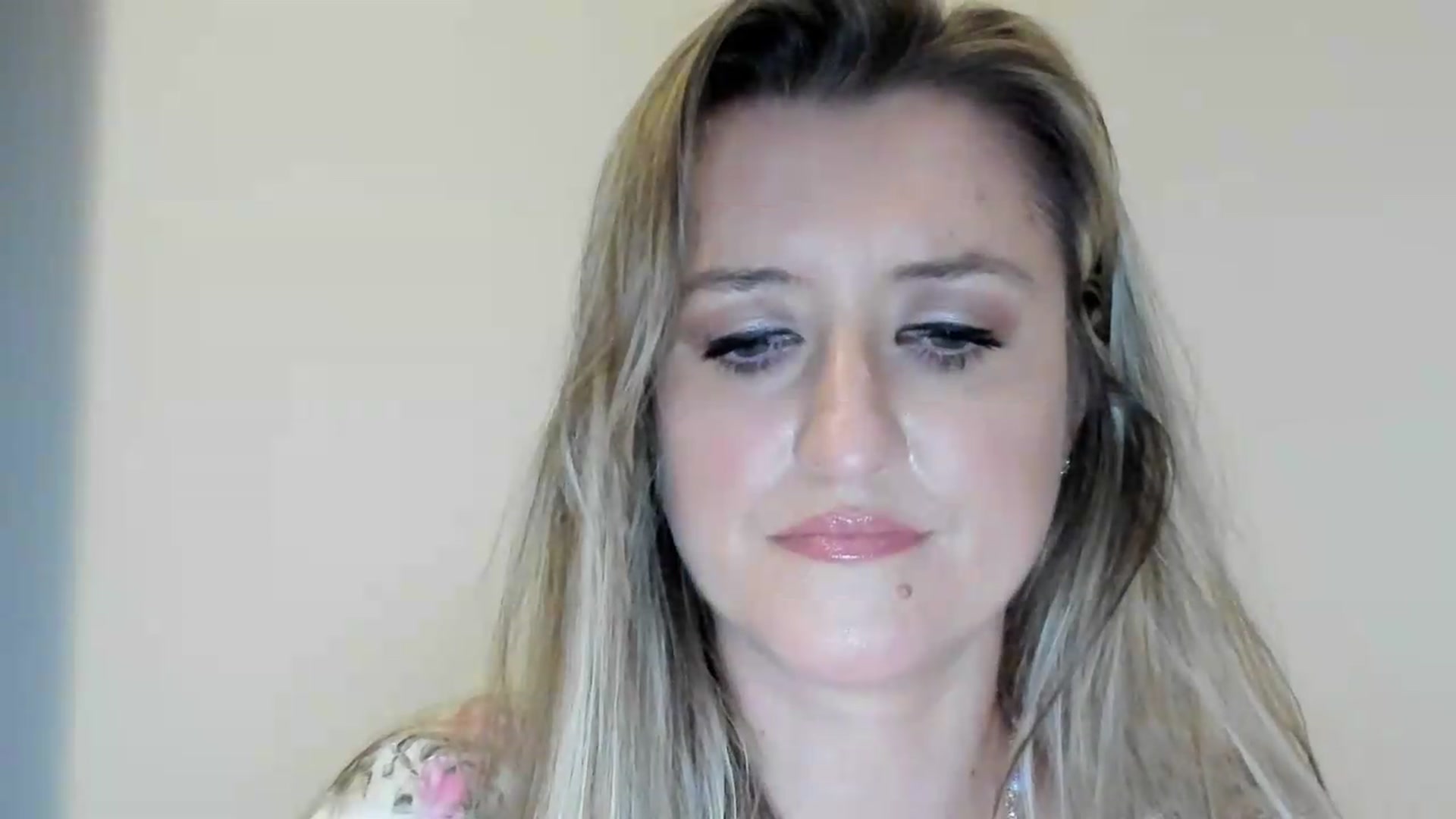 Gallery image thumbnail from BestDream's myfreecams stream on, 09/04/2026, 24:13 image 3 of 20