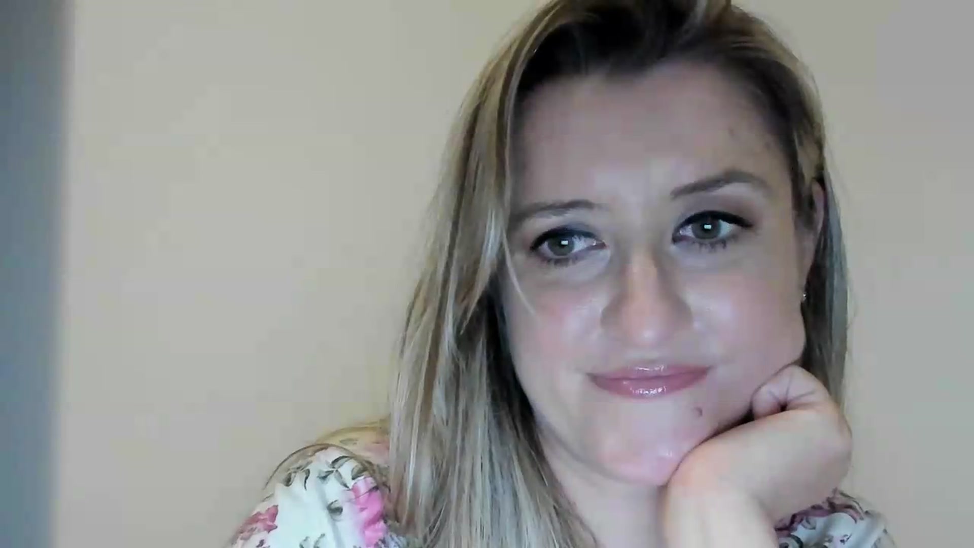 Gallery image thumbnail from BestDream's myfreecams stream on, 09/04/2026, 01:11 image 17 of 20