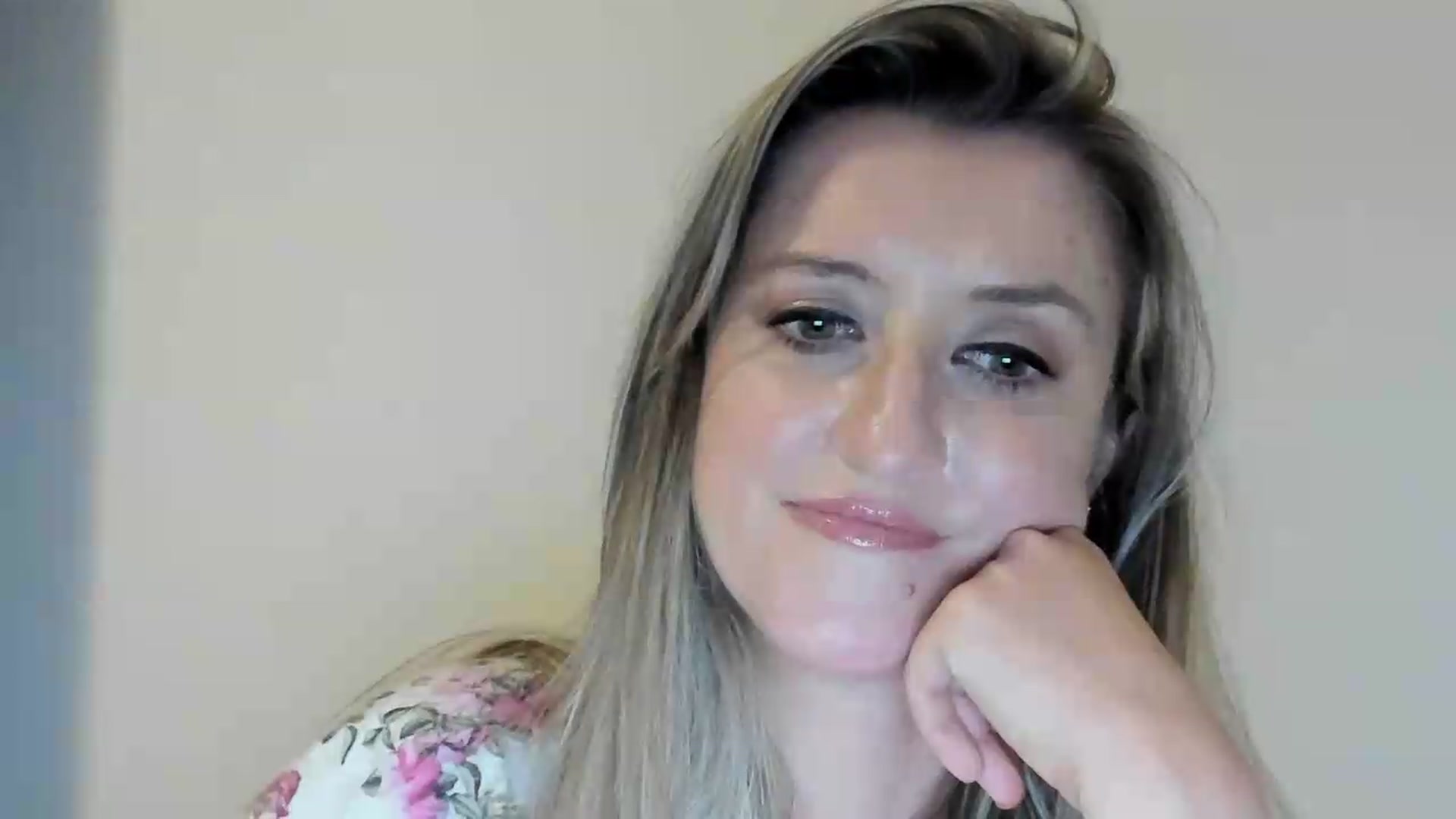 Gallery image thumbnail from BestDream's myfreecams stream on, 09/04/2026, 01:11 image 19 of 20
