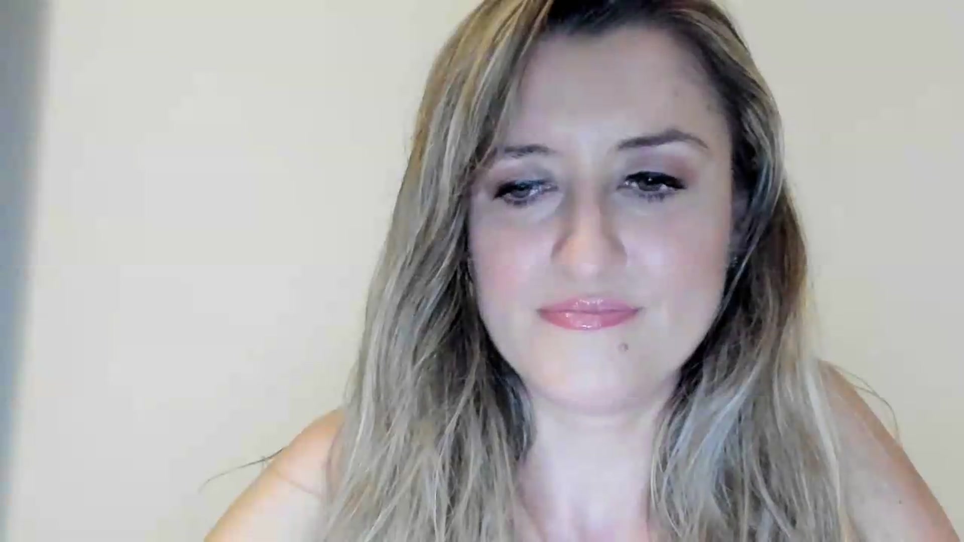 Gallery image thumbnail from BestDream's myfreecams stream on, 09/04/2026, 22:55 image 8 of 20