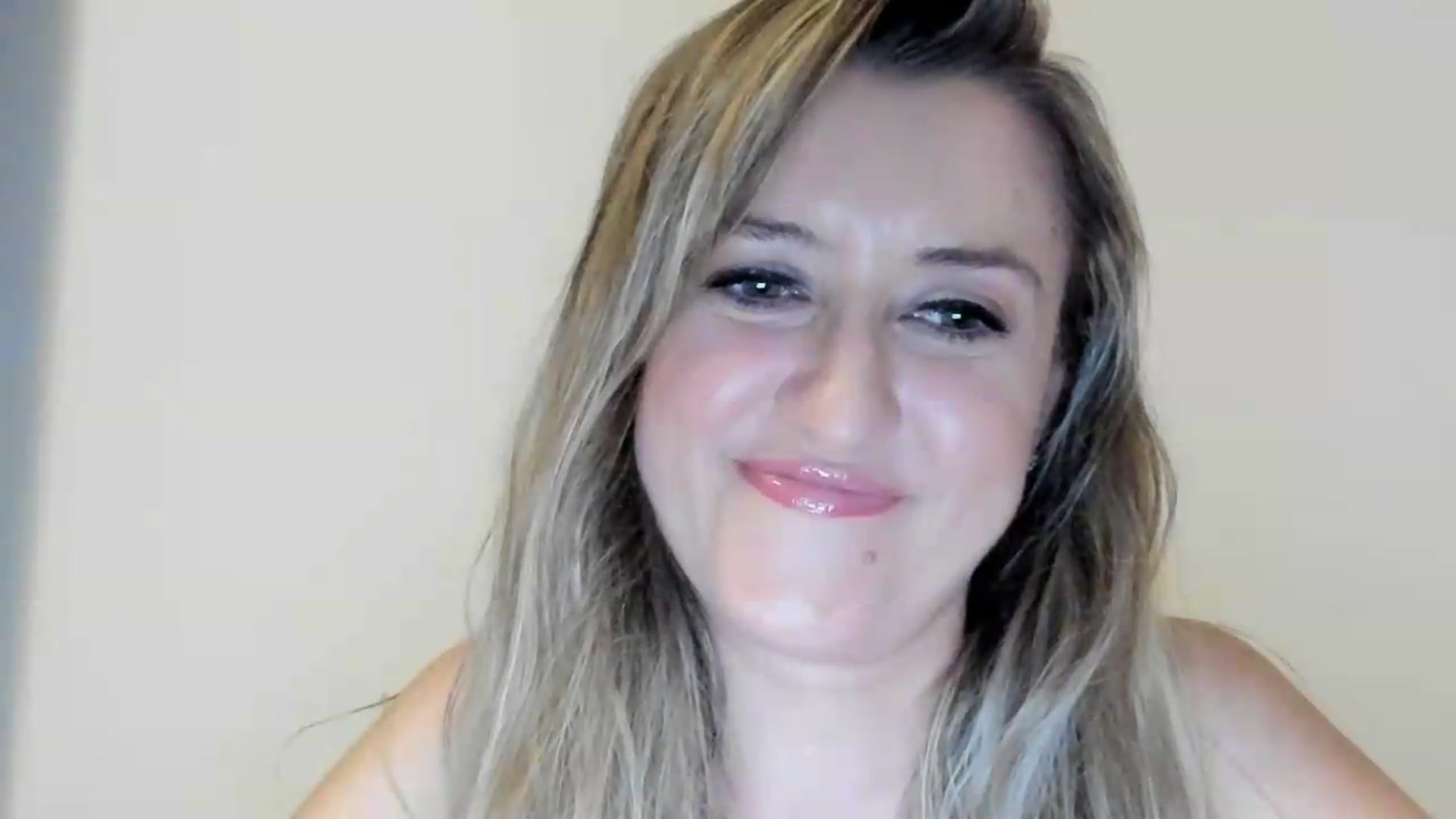Gallery image thumbnail from BestDream's myfreecams stream on, 09/04/2026, 22:55 image 11 of 20