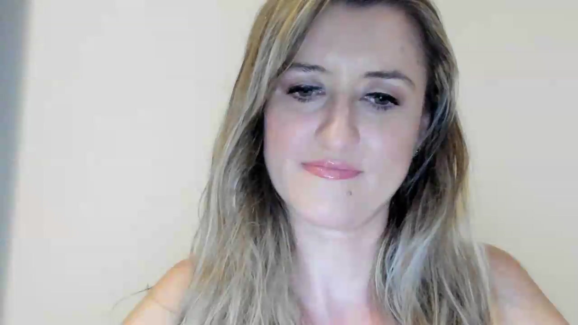 Gallery image thumbnail from BestDream's myfreecams stream on, 09/04/2026, 22:55 image 9 of 20