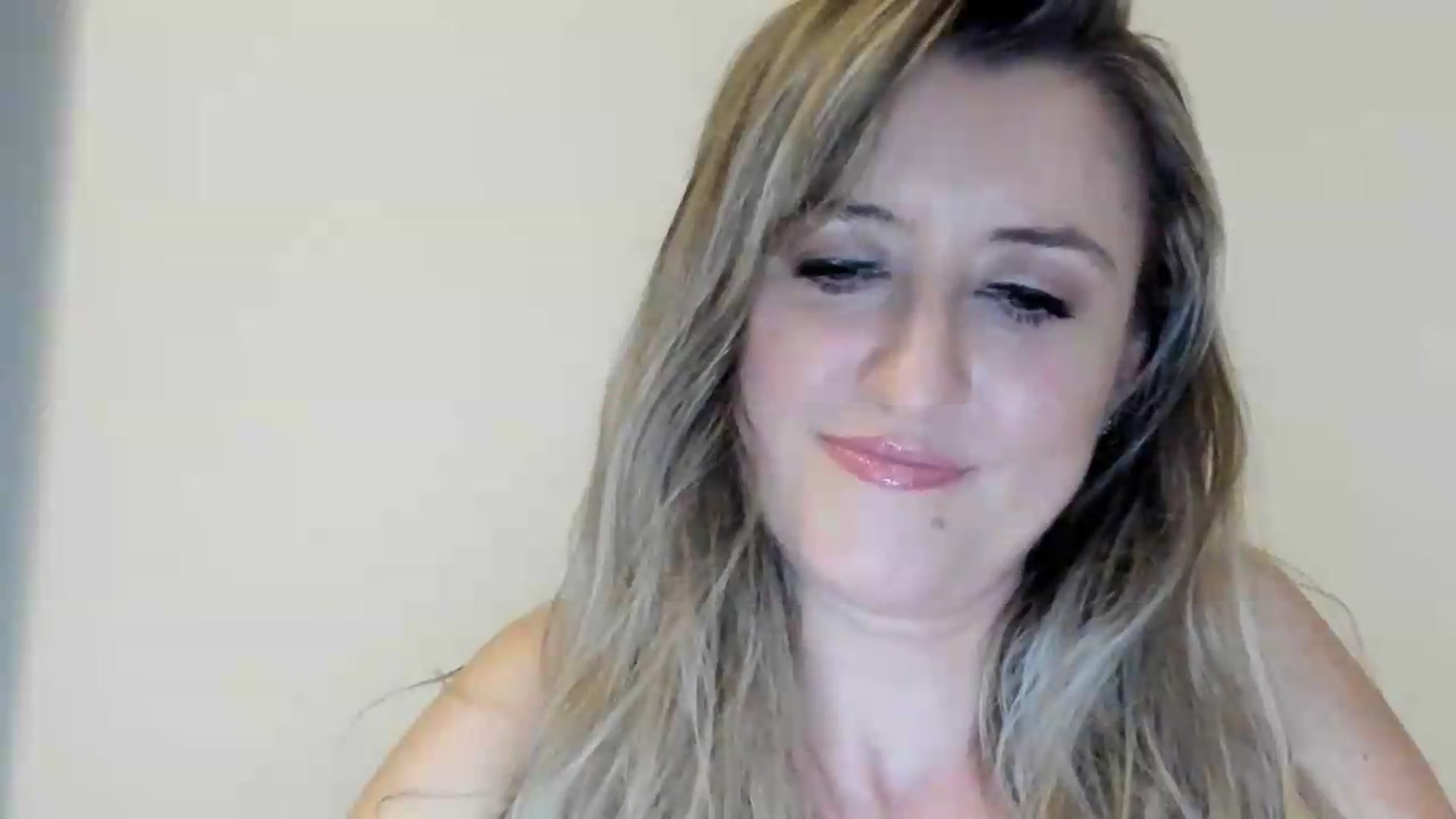 Gallery image thumbnail from BestDream's myfreecams stream on, 09/04/2026, 22:55 image 7 of 20
