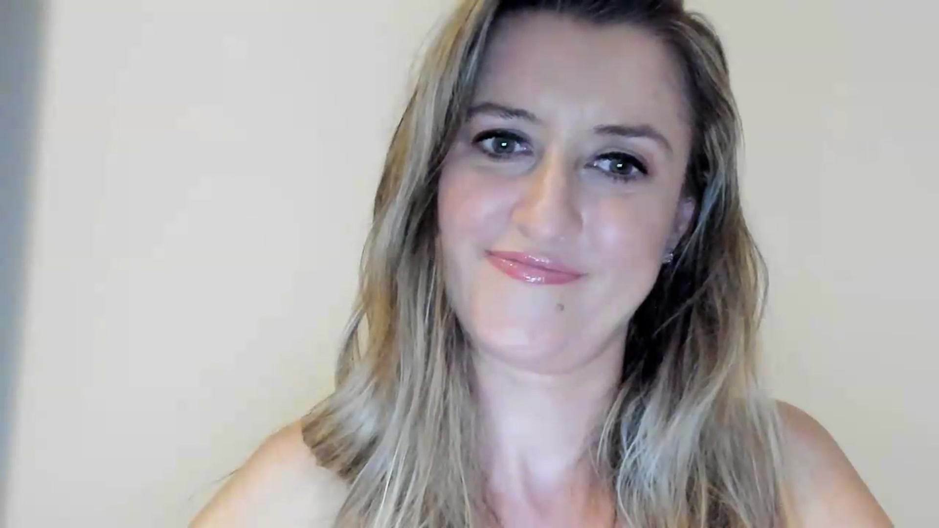 Gallery image thumbnail from BestDream's myfreecams stream on, 09/04/2026, 22:55 image 19 of 20