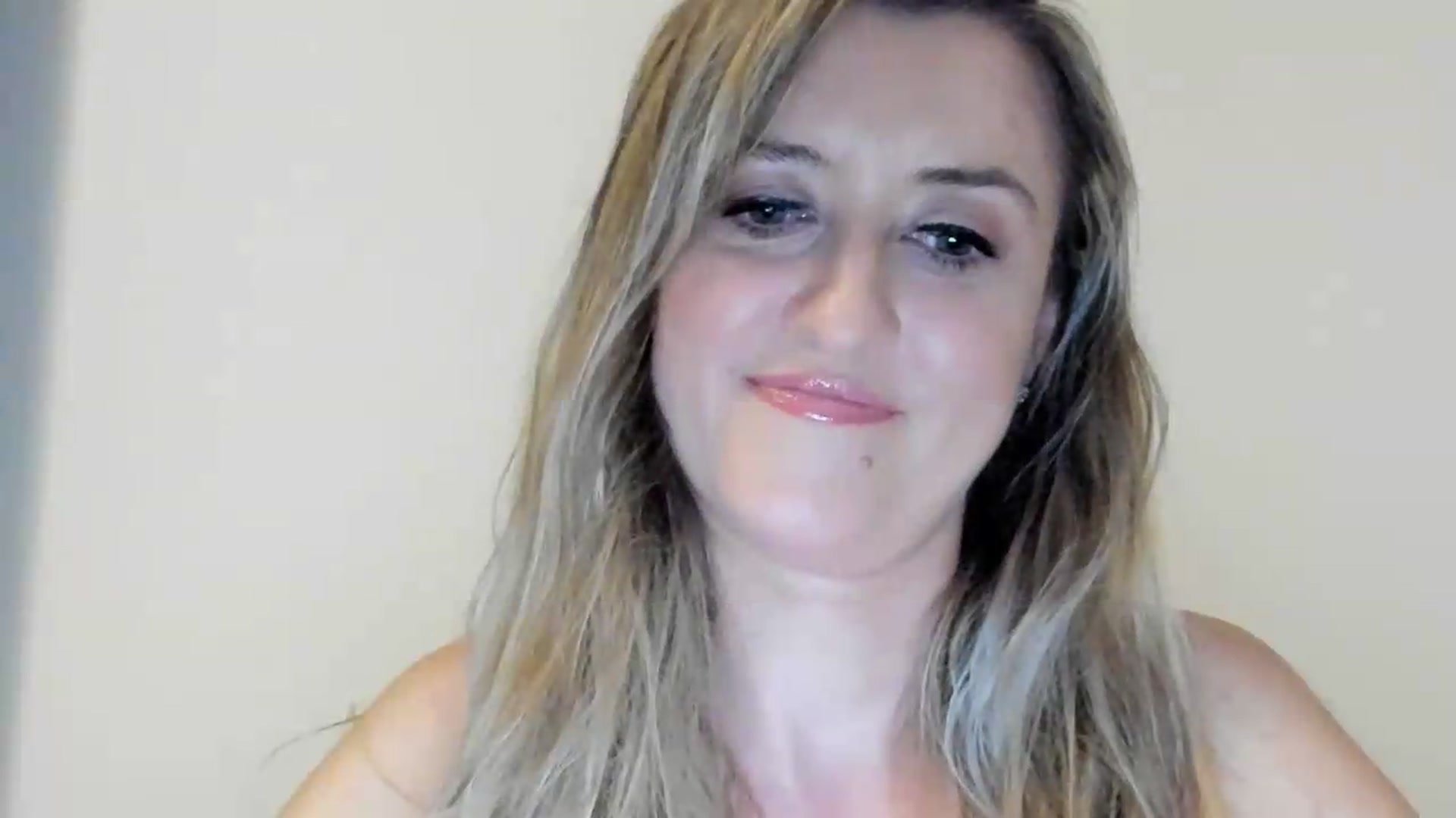 Gallery image thumbnail from BestDream's myfreecams stream on, 09/04/2026, 22:55 image 12 of 20