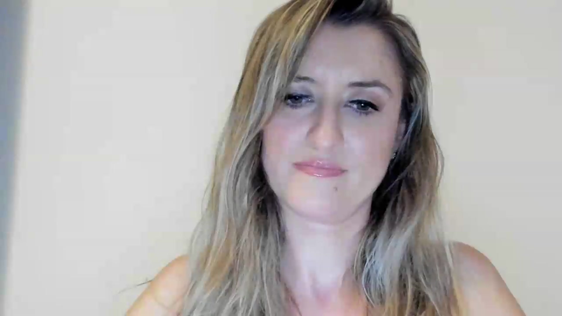 Gallery image thumbnail from BestDream's myfreecams stream on, 09/04/2026, 22:55 image 15 of 20