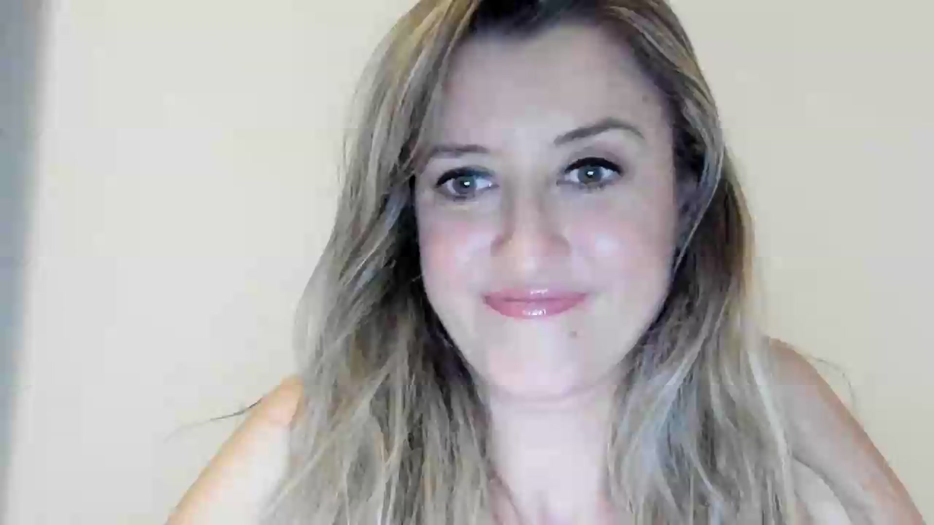 Gallery image thumbnail from BestDream's myfreecams stream on, 09/04/2026, 22:55 image 6 of 20