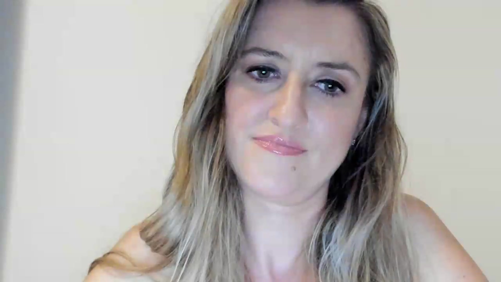 Gallery image thumbnail from BestDream's myfreecams stream on, 09/04/2026, 22:55 image 17 of 20