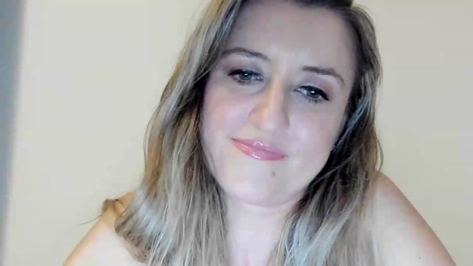 Gallery image thumbnail from BestDream's myfreecams stream on, 09/04/2026, 22:55 image 16 of 20