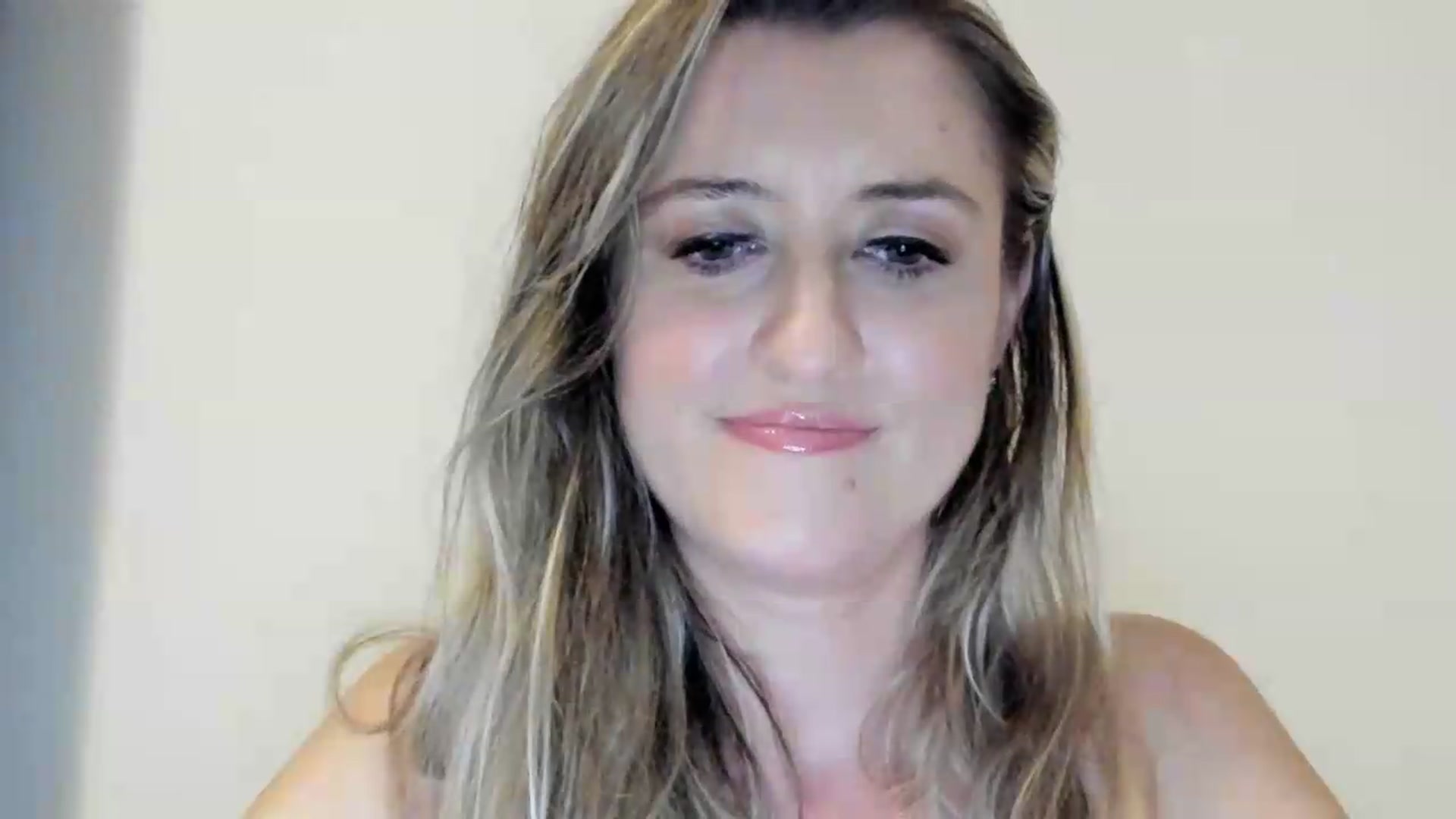 Gallery image thumbnail from BestDream's myfreecams stream on, 09/05/2026, 24:05 image 6 of 20